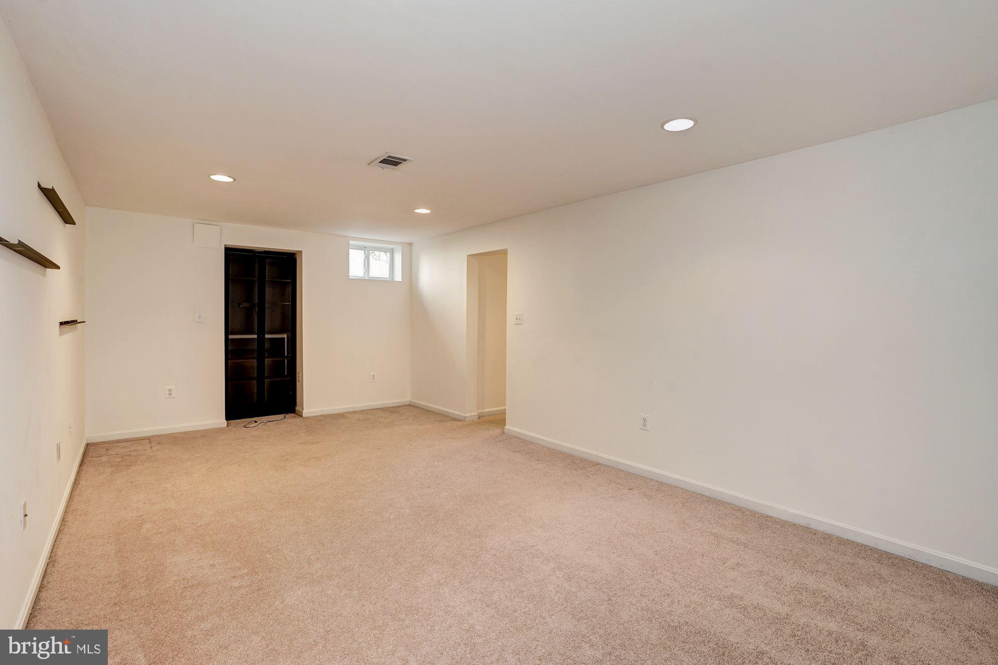 LAKE DEVEREUX - Residential