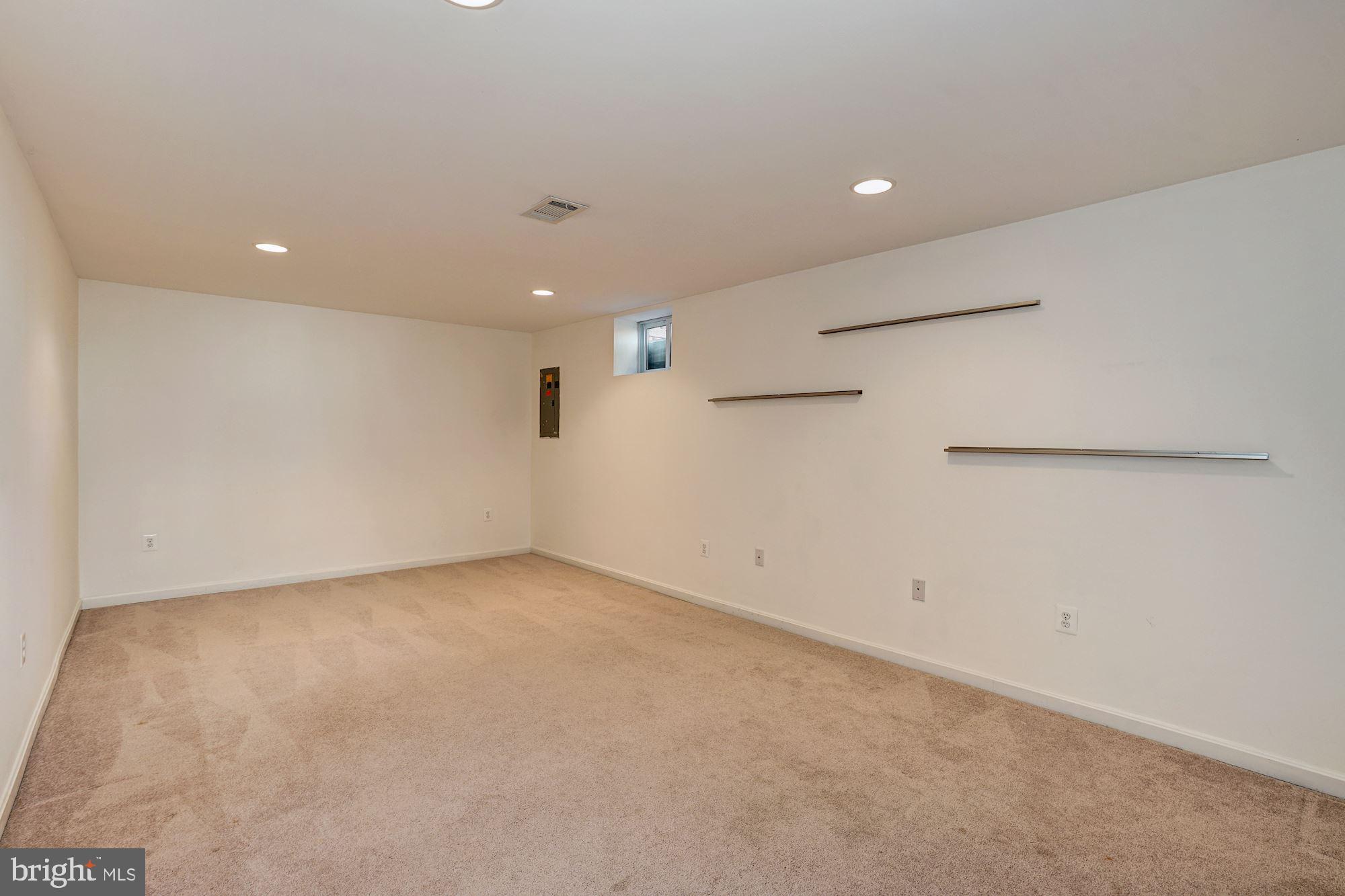 LAKE DEVEREUX - Residential