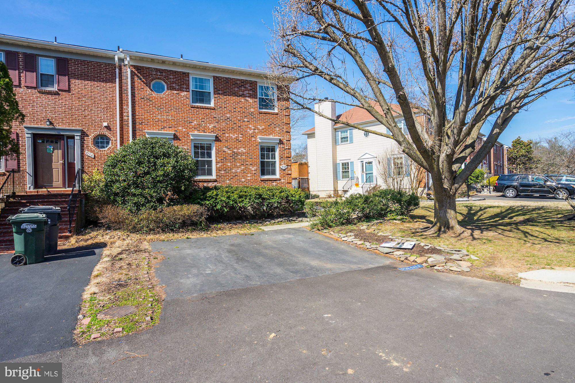 LAKE DEVEREUX - Residential