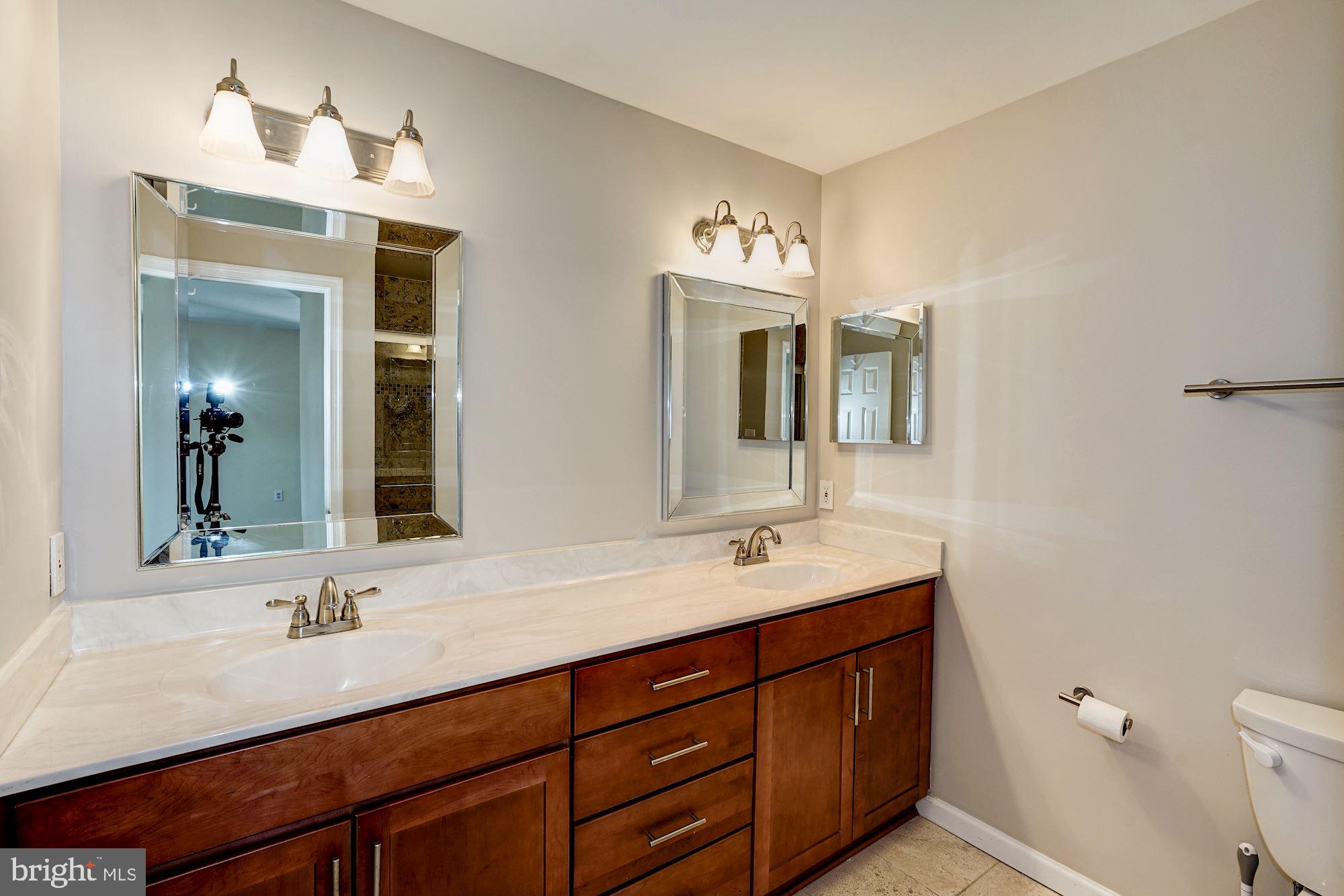 LAKE DEVEREUX - Residential