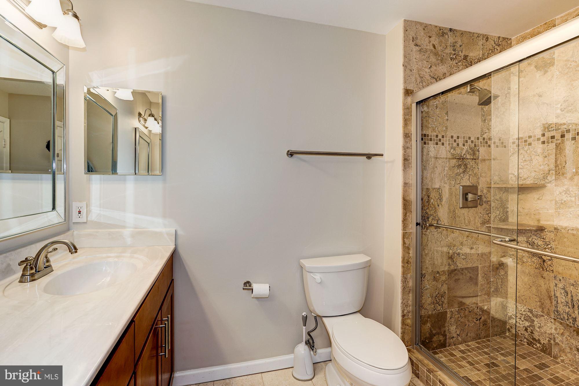 LAKE DEVEREUX - Residential