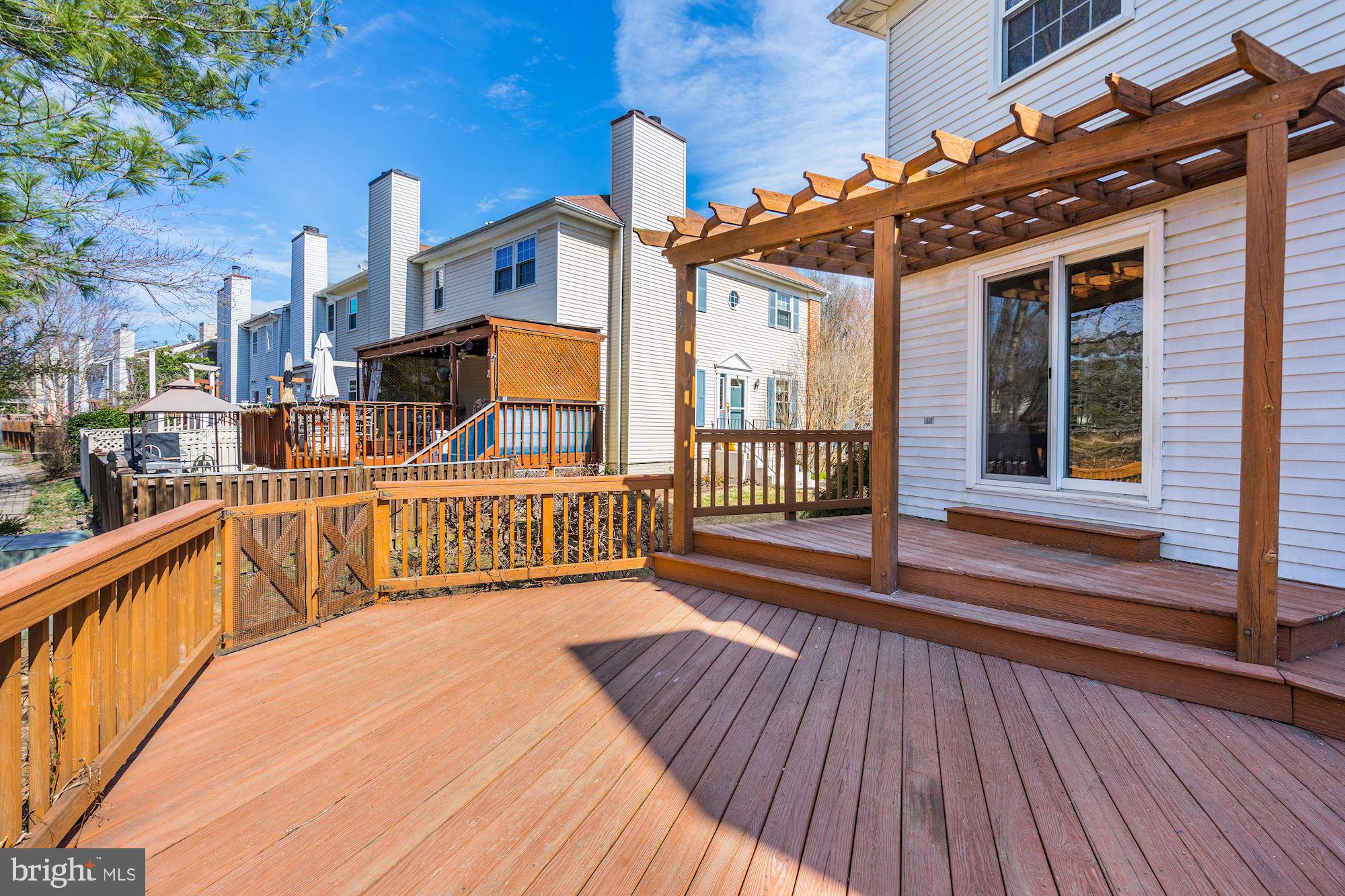 LAKE DEVEREUX - Residential