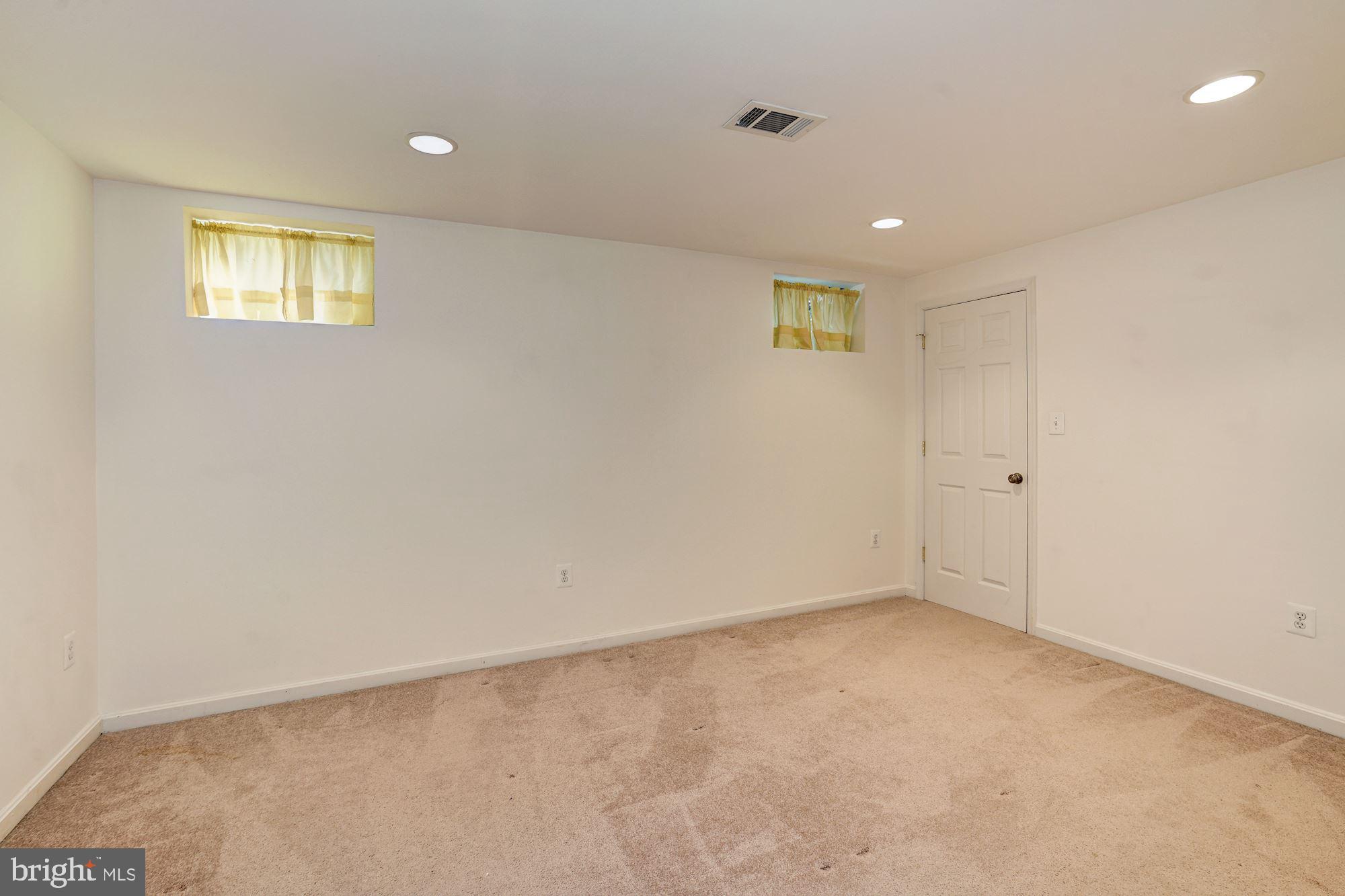 LAKE DEVEREUX - Residential