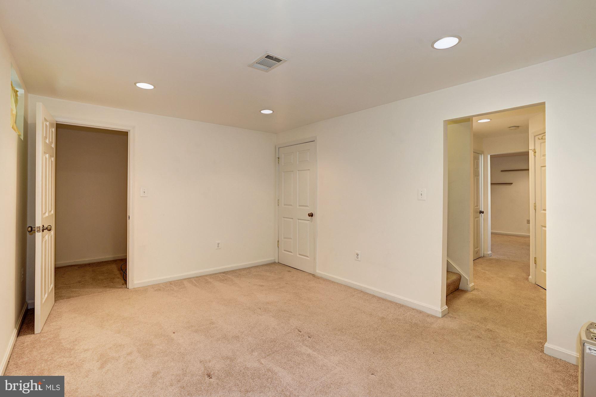 LAKE DEVEREUX - Residential