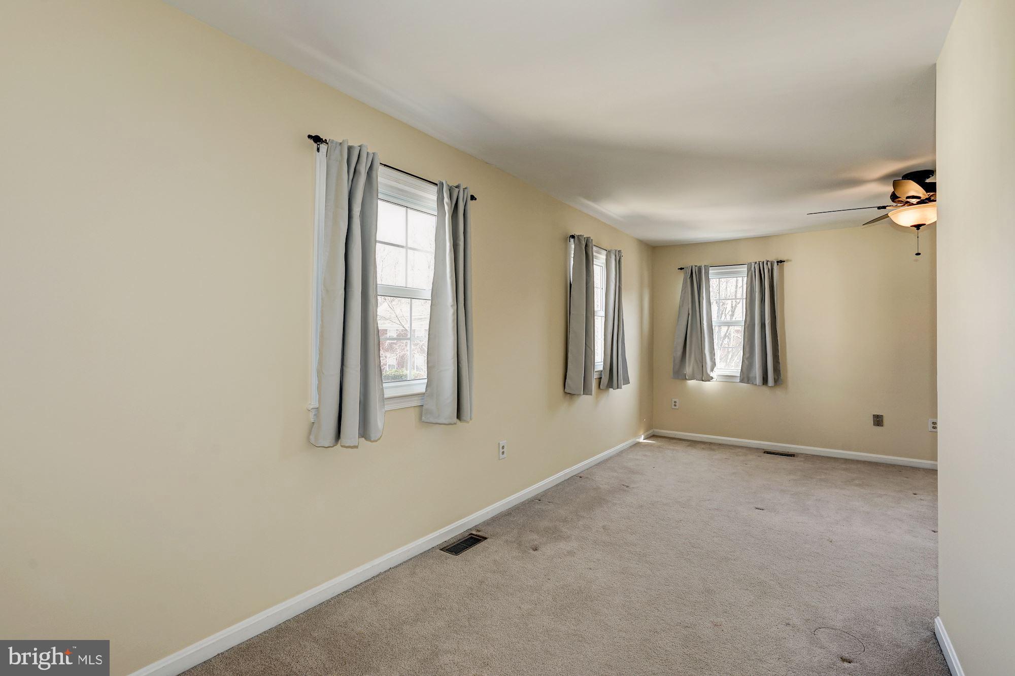 LAKE DEVEREUX - Residential