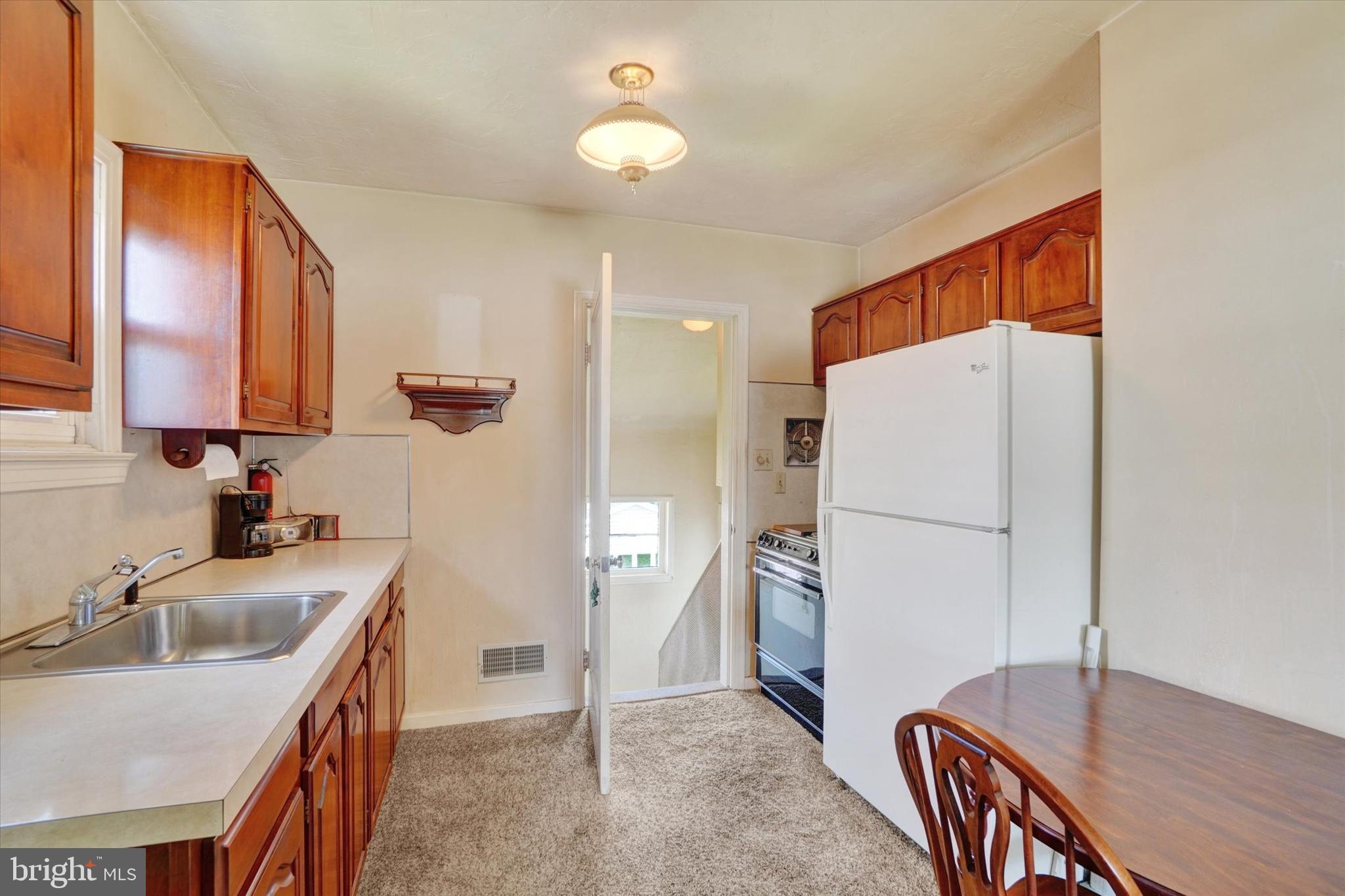 441 W MAPLE STREET