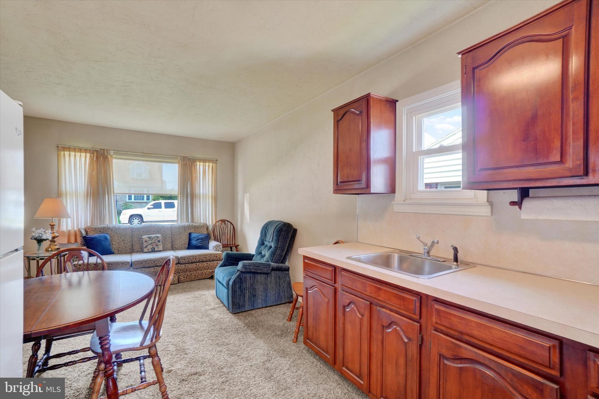 441 W MAPLE STREET