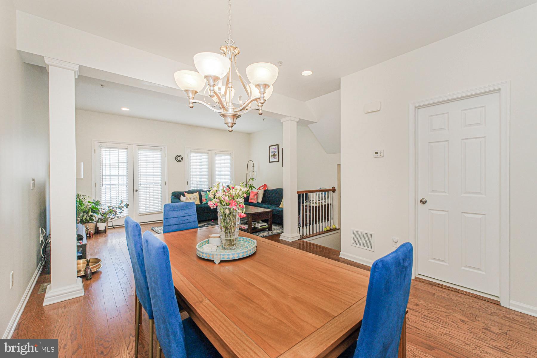 42 CREEKSIDE COURT