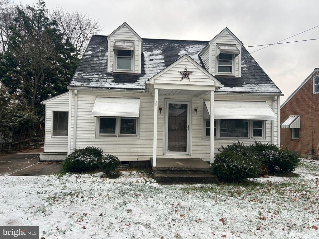 Photo of 2527 N George Street, YORK, PA 17406 (MLS # PAYK2094844)