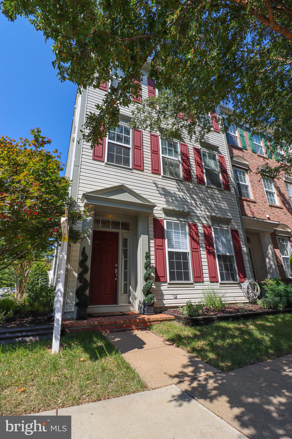 SOUTH RIDING - Residential