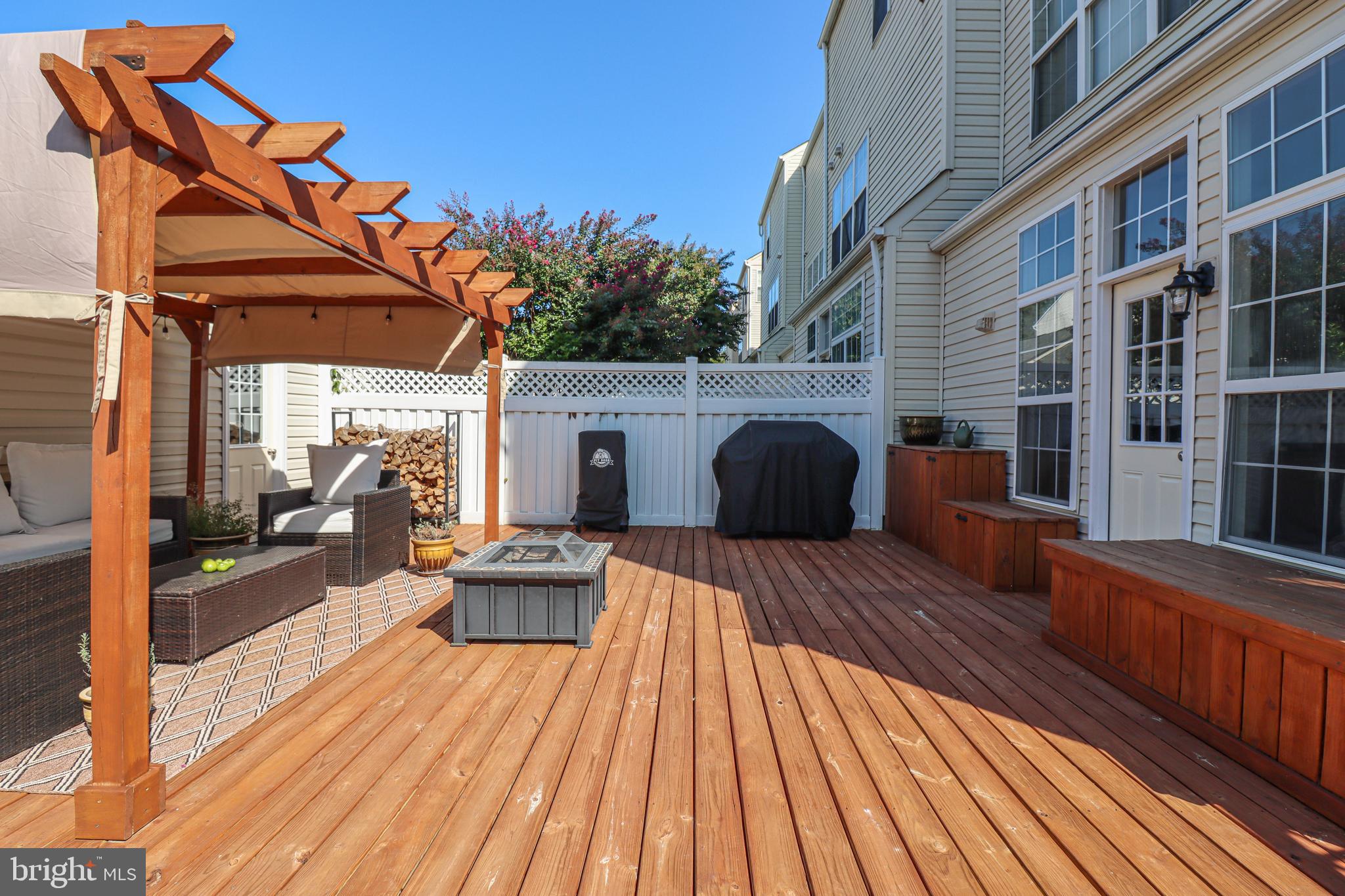 SOUTH RIDING - Residential