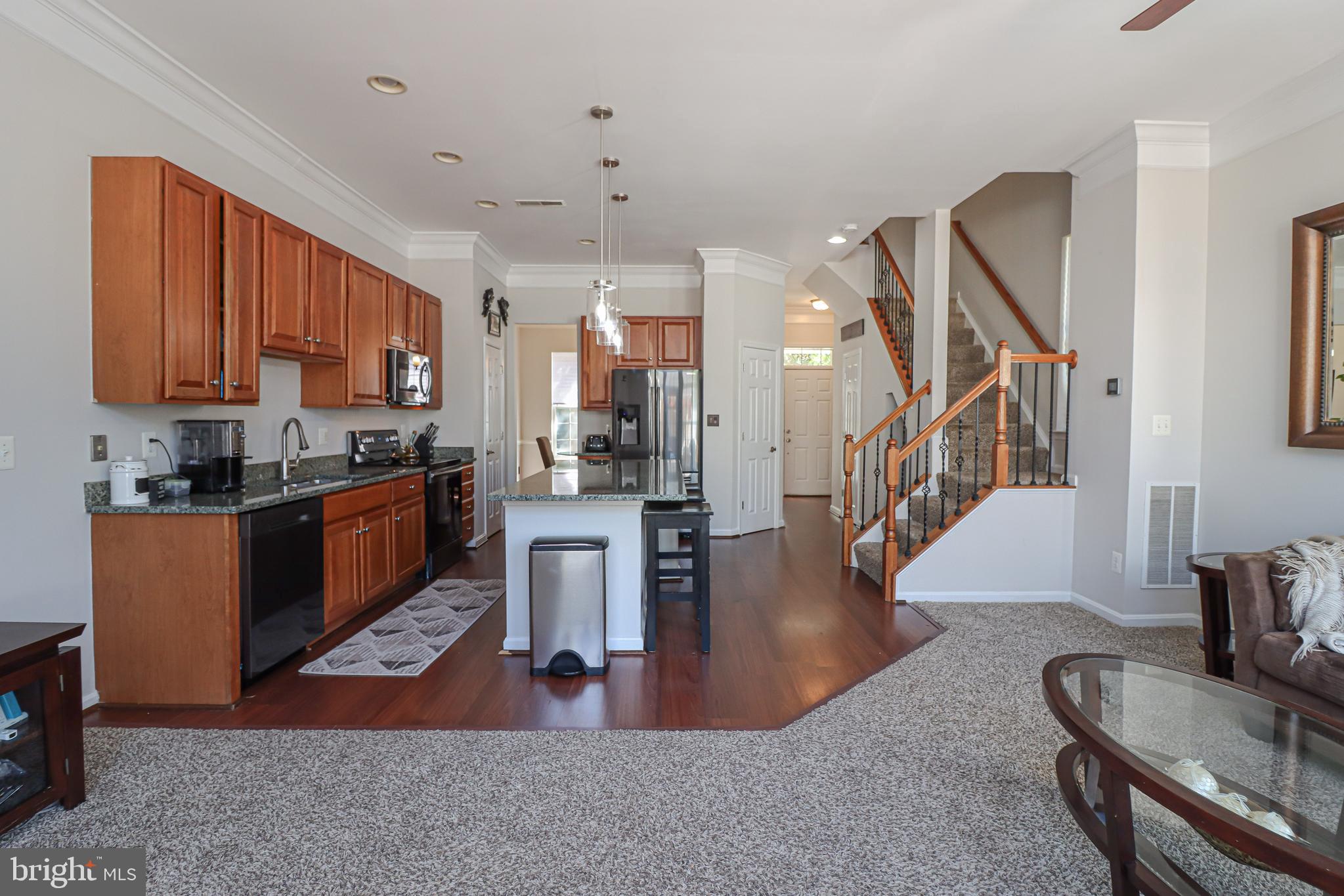 SOUTH RIDING - Residential