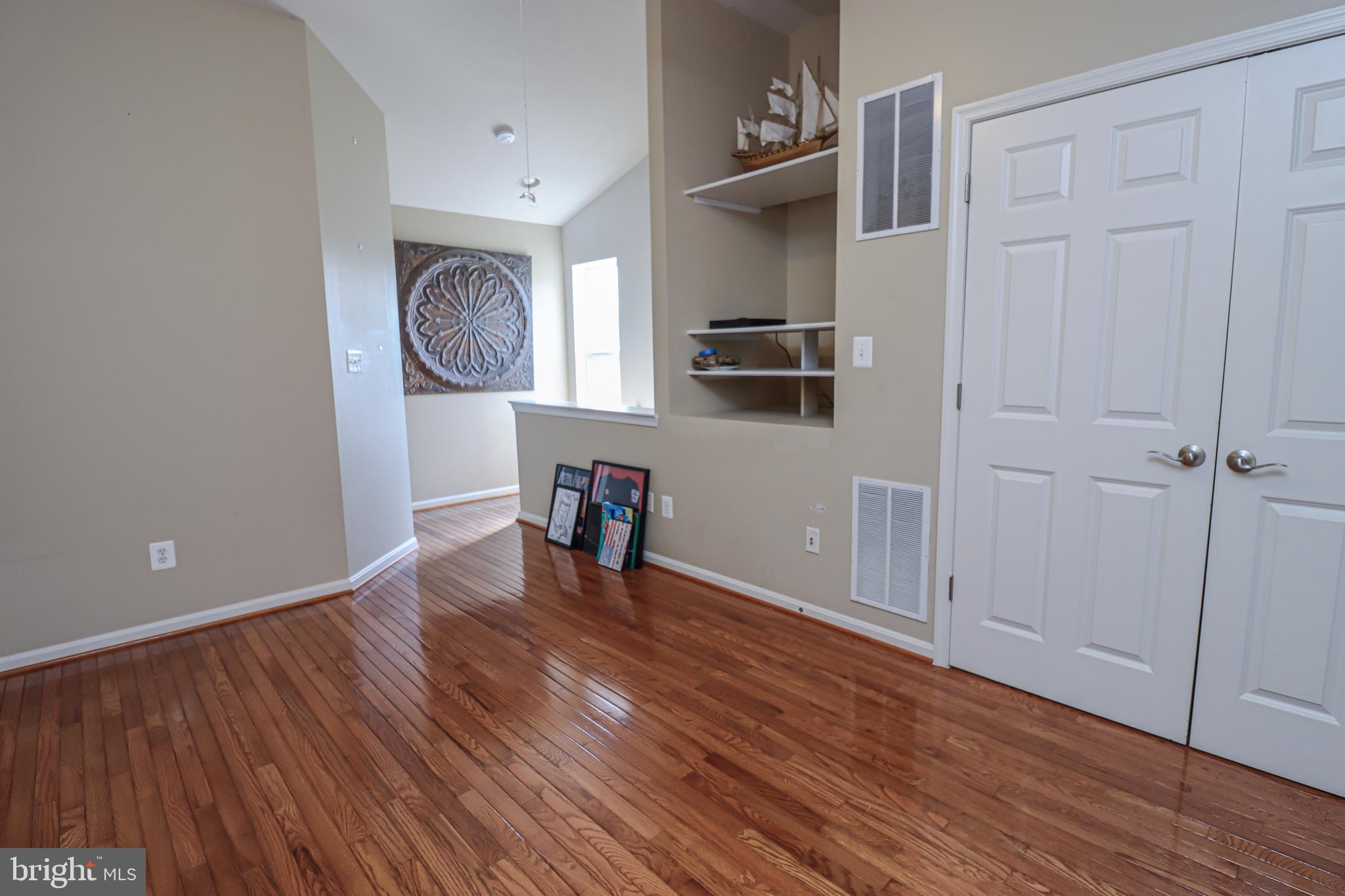 SOUTH RIDING - Residential