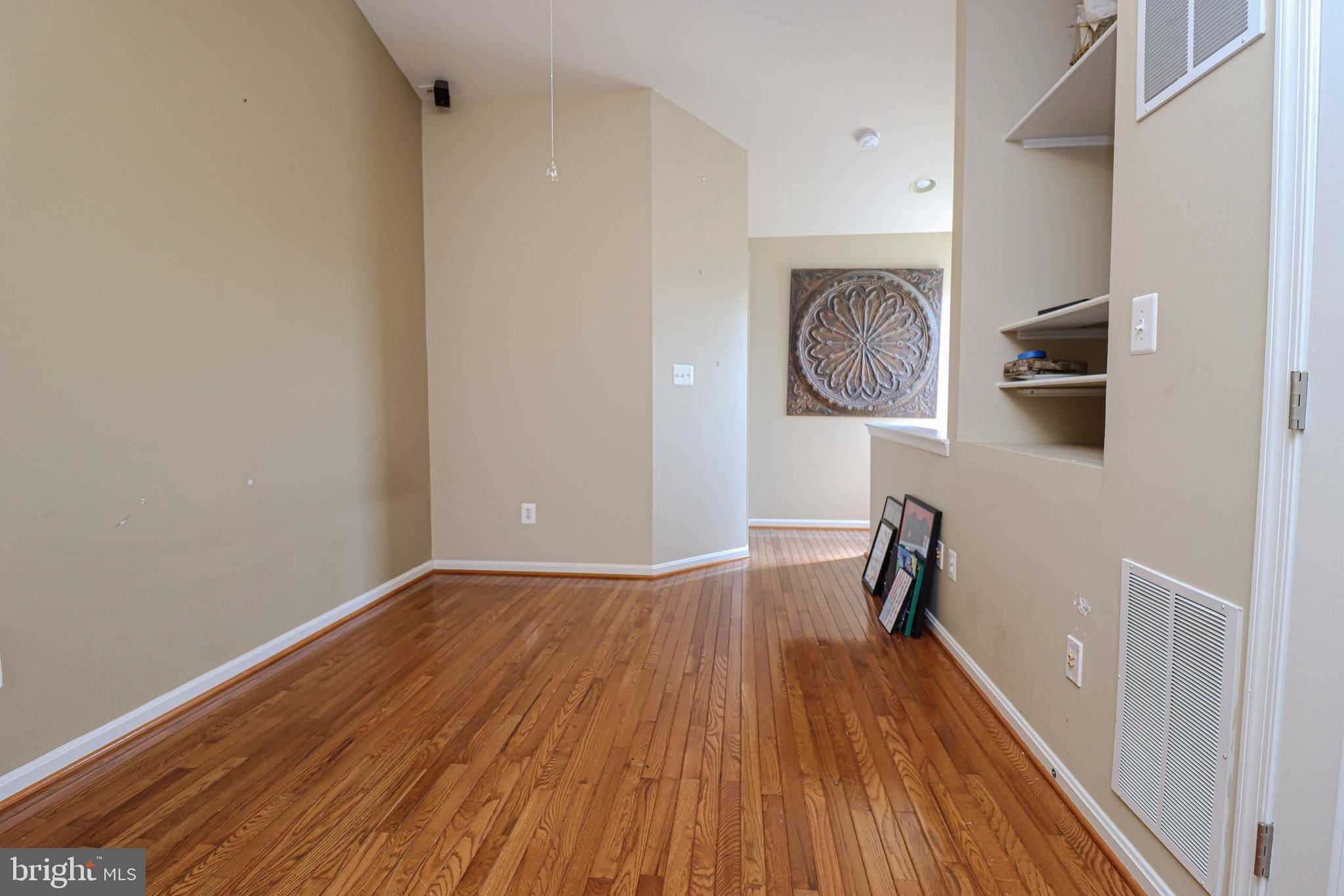 SOUTH RIDING - Residential