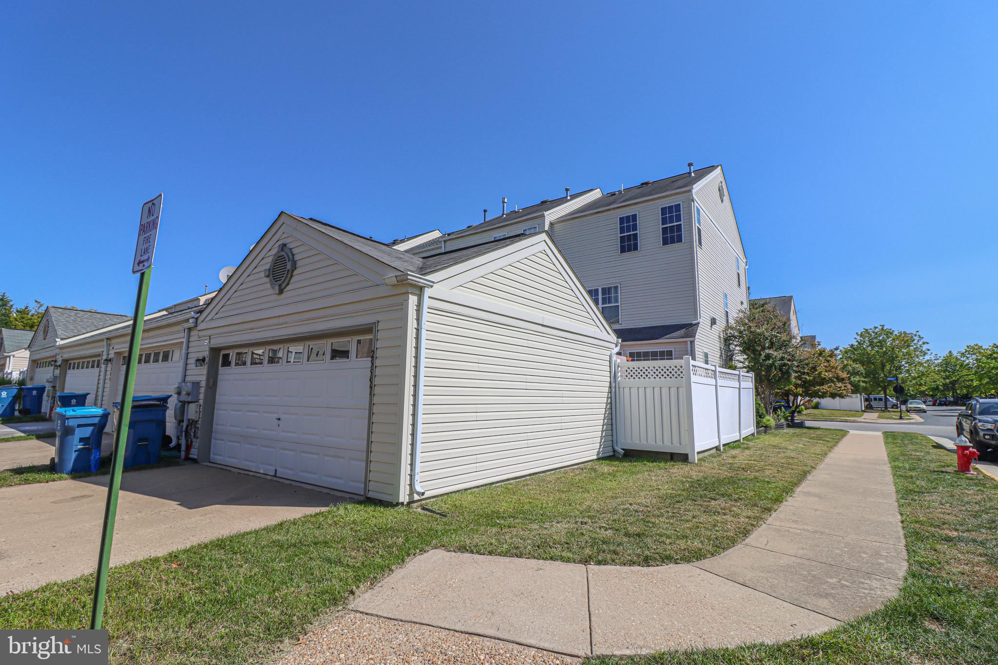 SOUTH RIDING - Residential