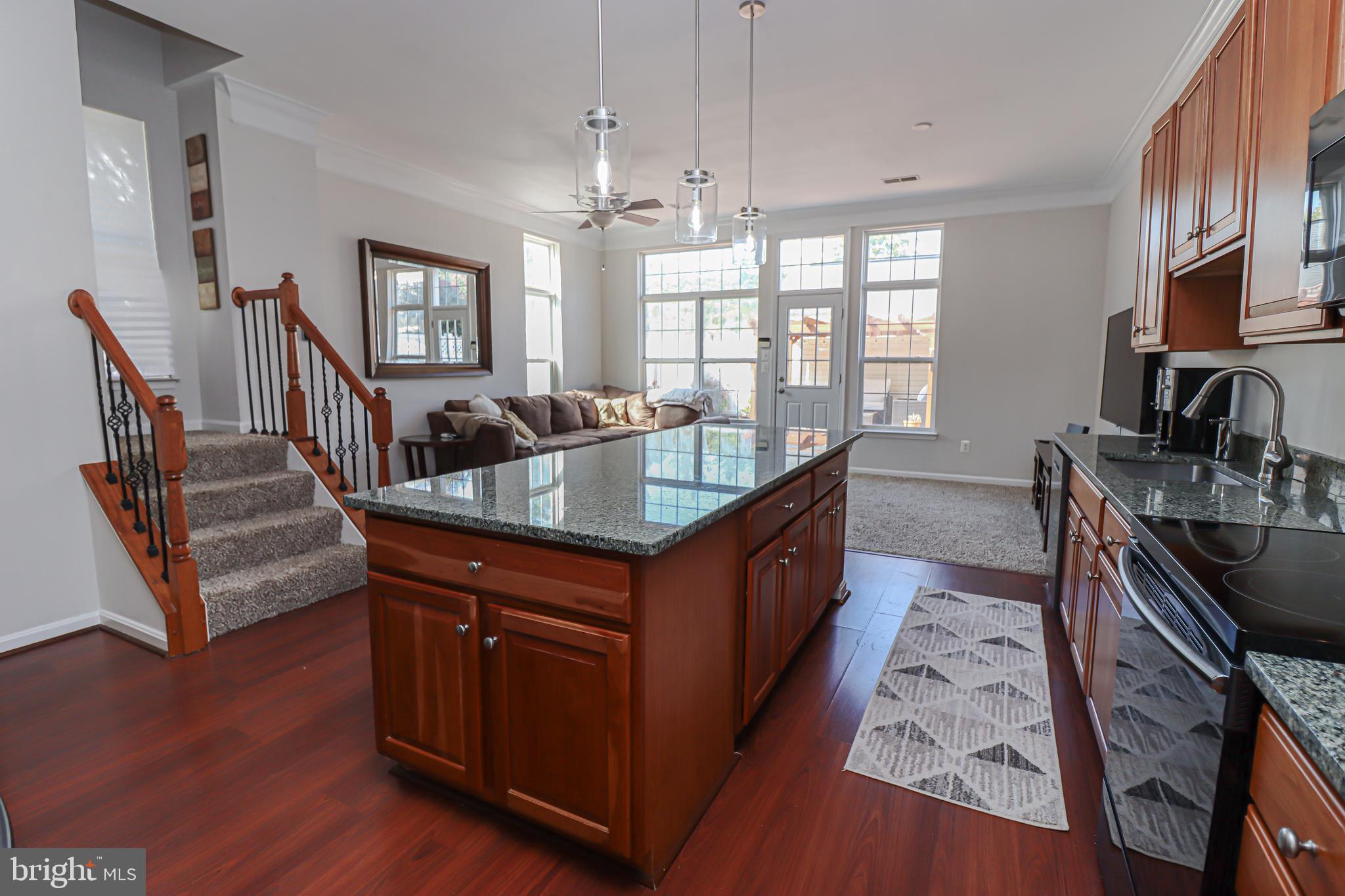 SOUTH RIDING - Residential