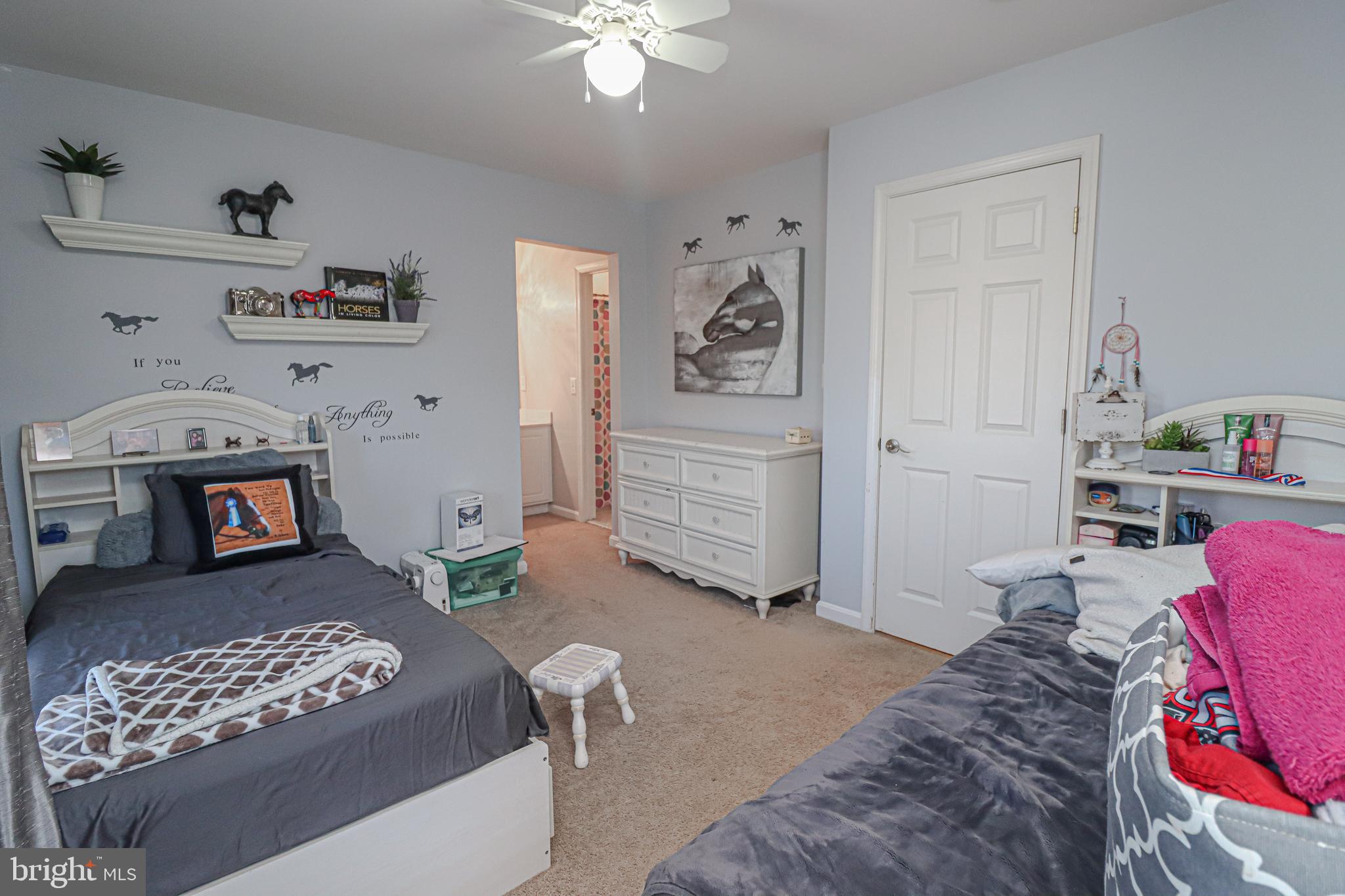 SOUTH RIDING - Residential