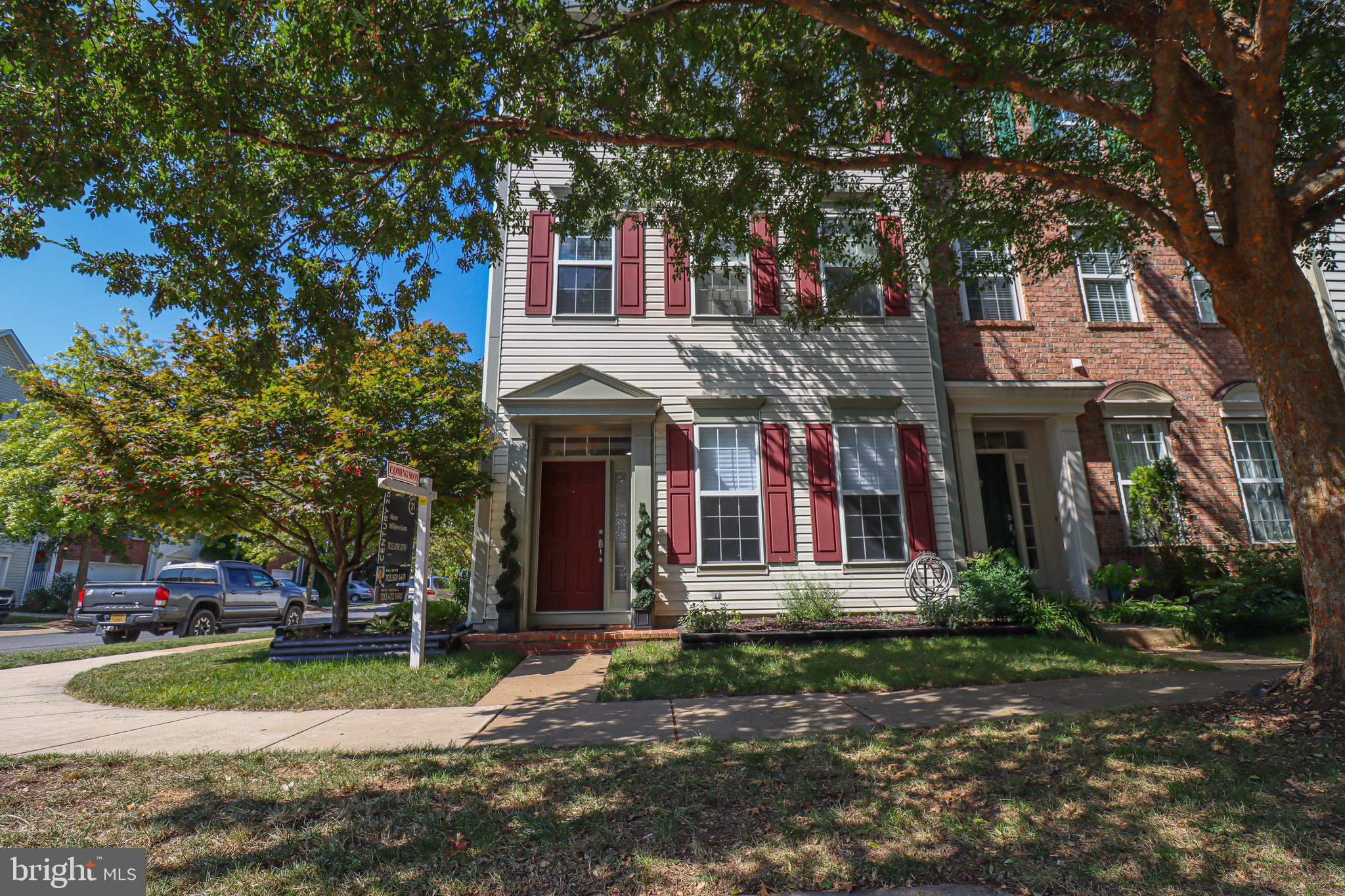 SOUTH RIDING - Residential