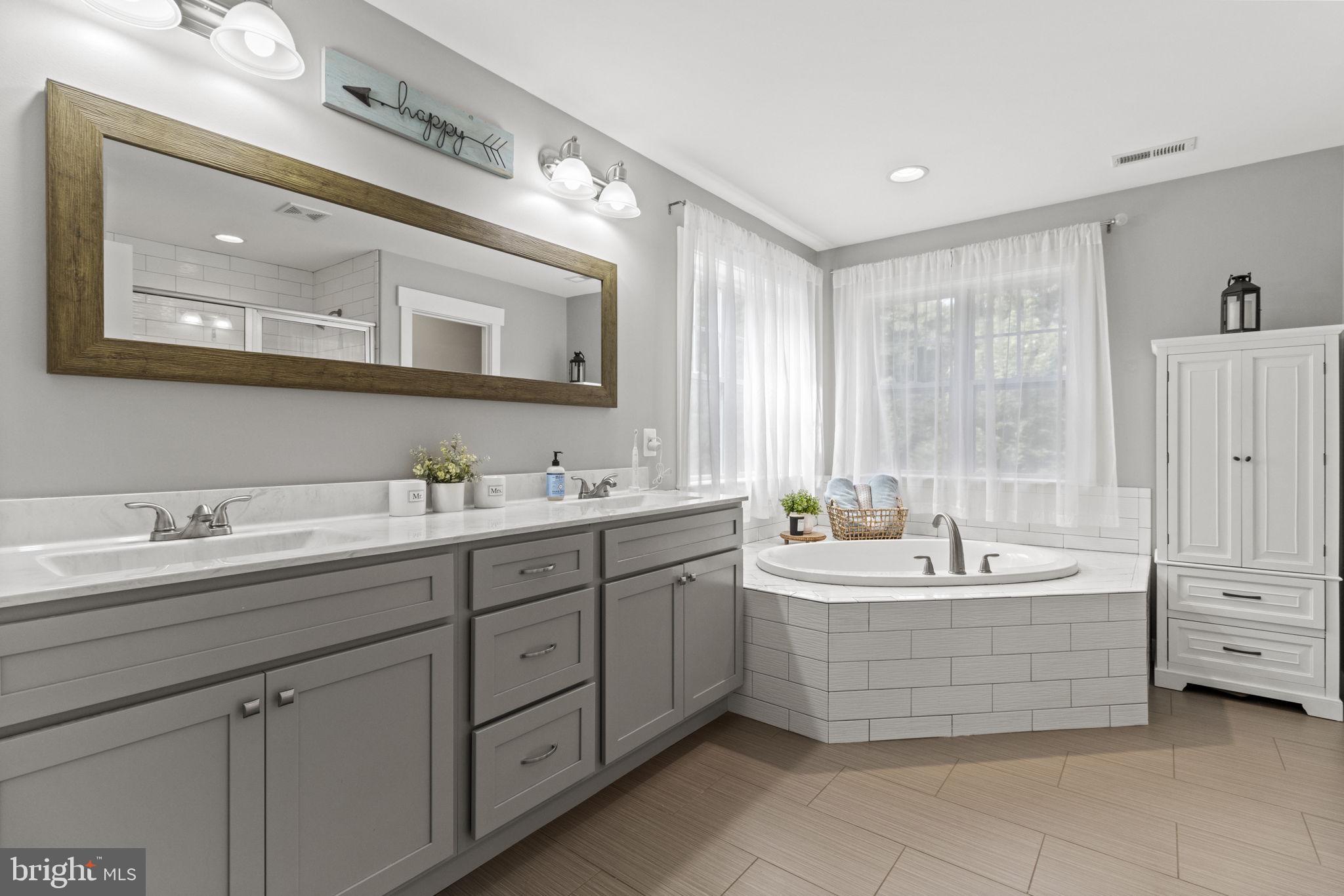 CAPE ST CLAIRE - Residential