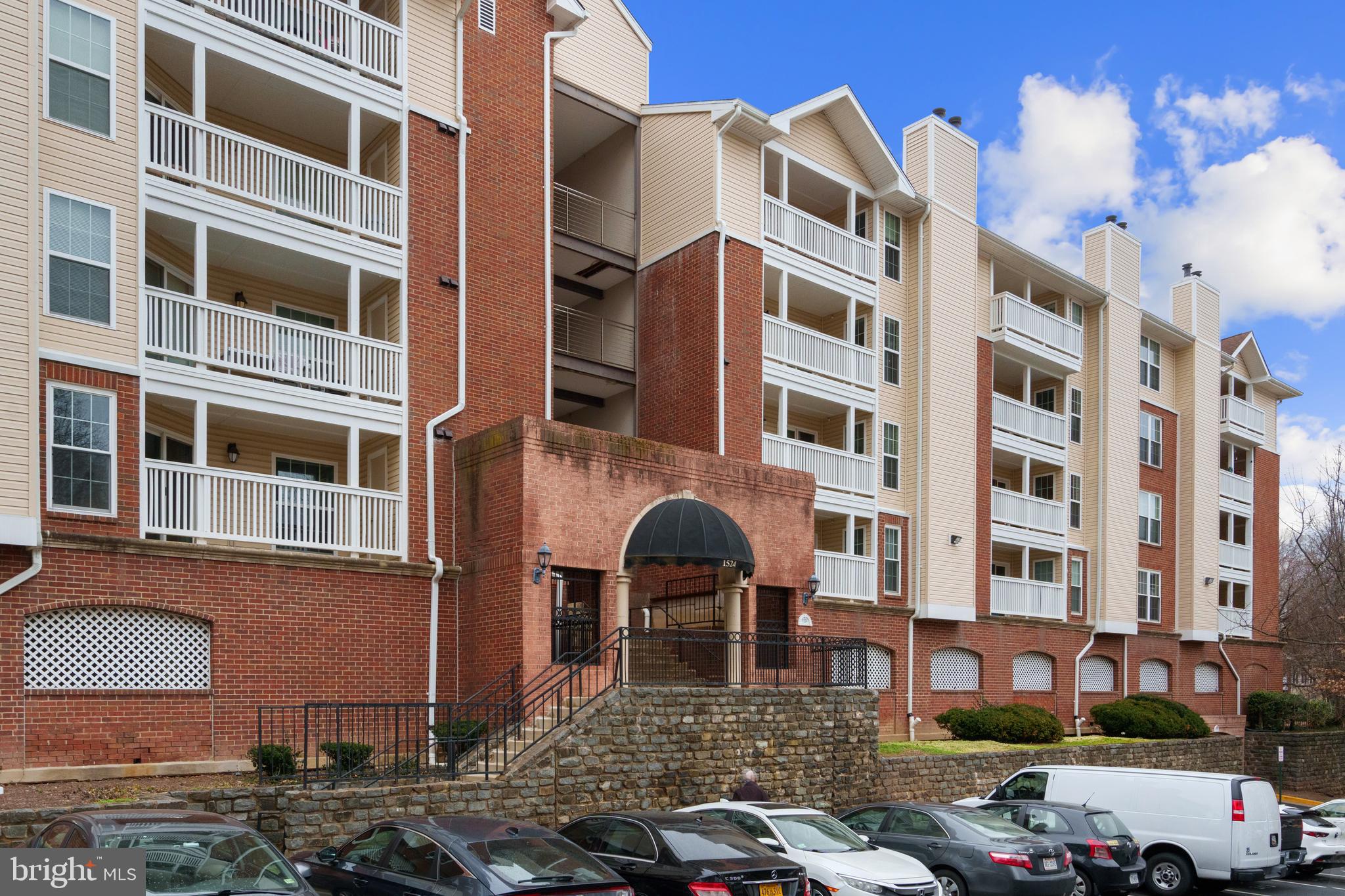 FOUNTAINS AT MCLEAN - Residential