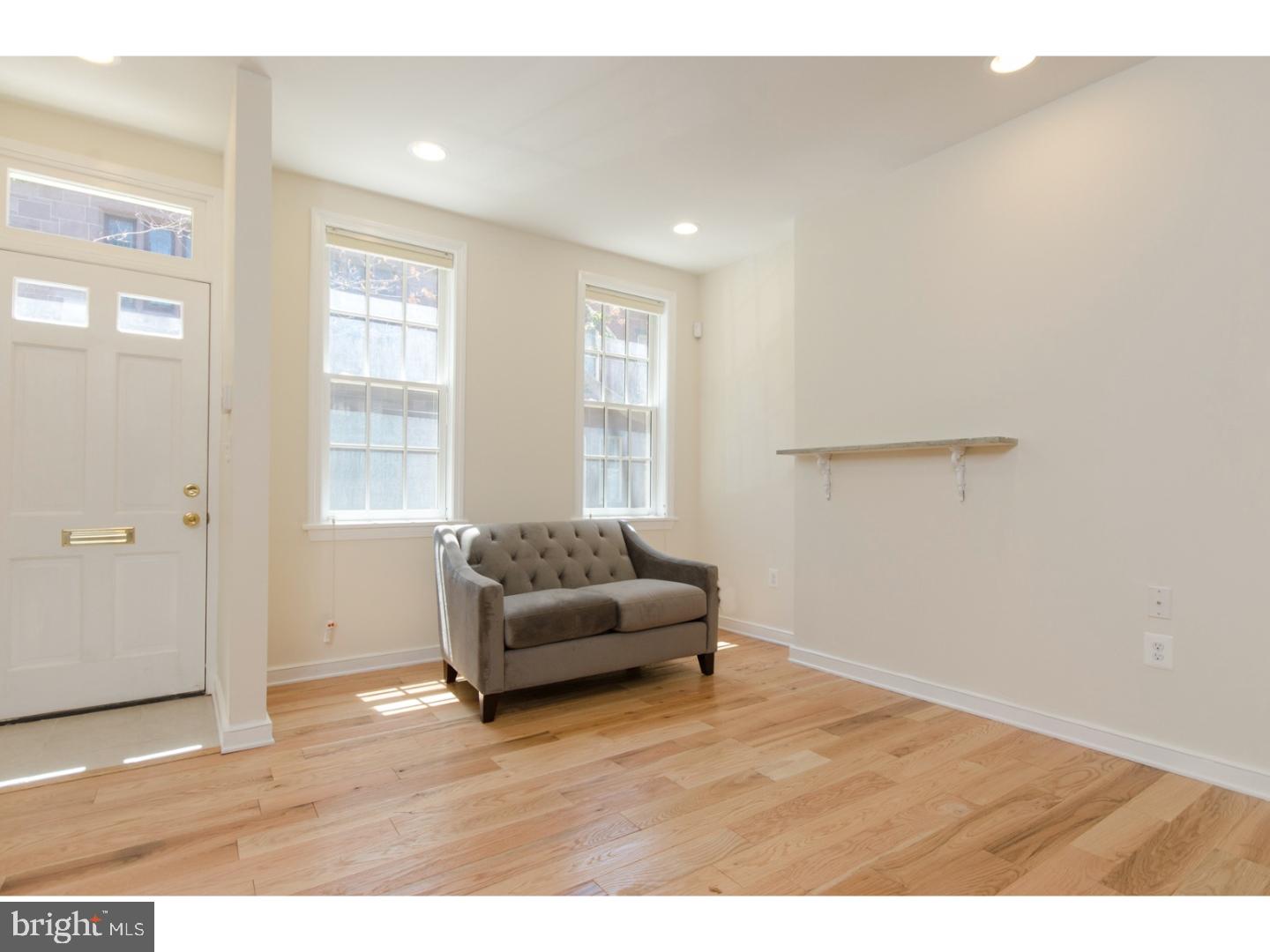 LOGAN SQUARE - Residential