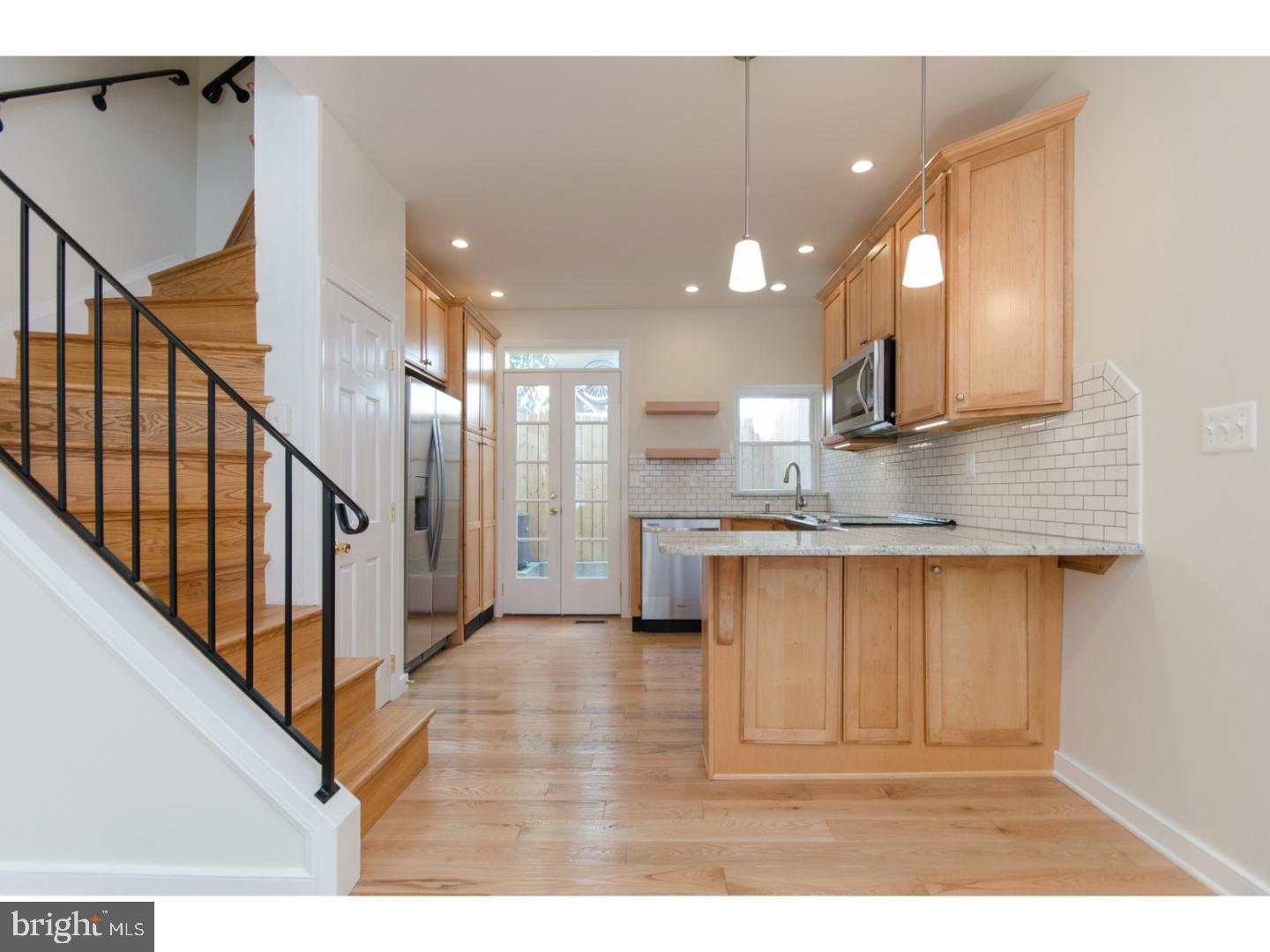 LOGAN SQUARE - Residential