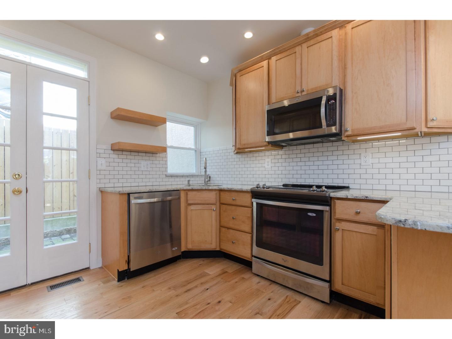 LOGAN SQUARE - Residential