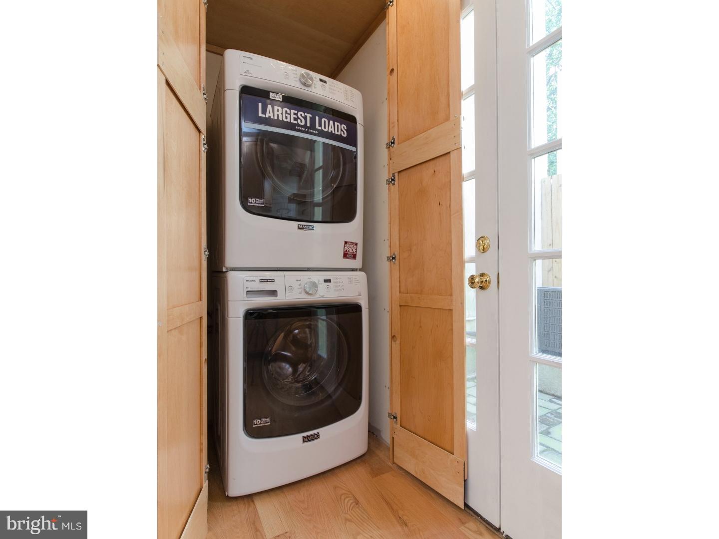 LOGAN SQUARE - Residential