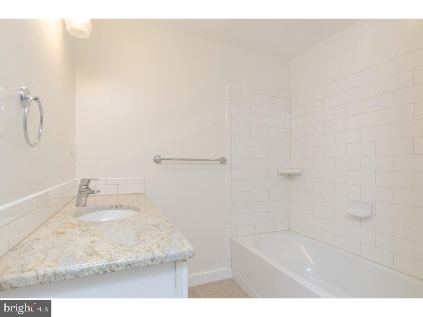 LOGAN SQUARE - Residential