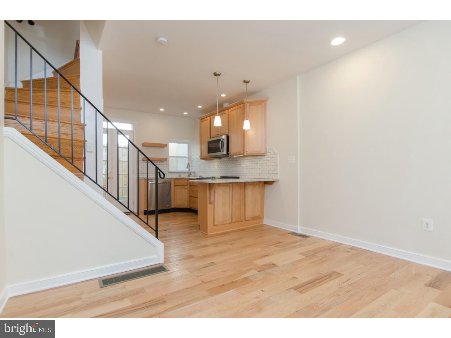 LOGAN SQUARE - Residential