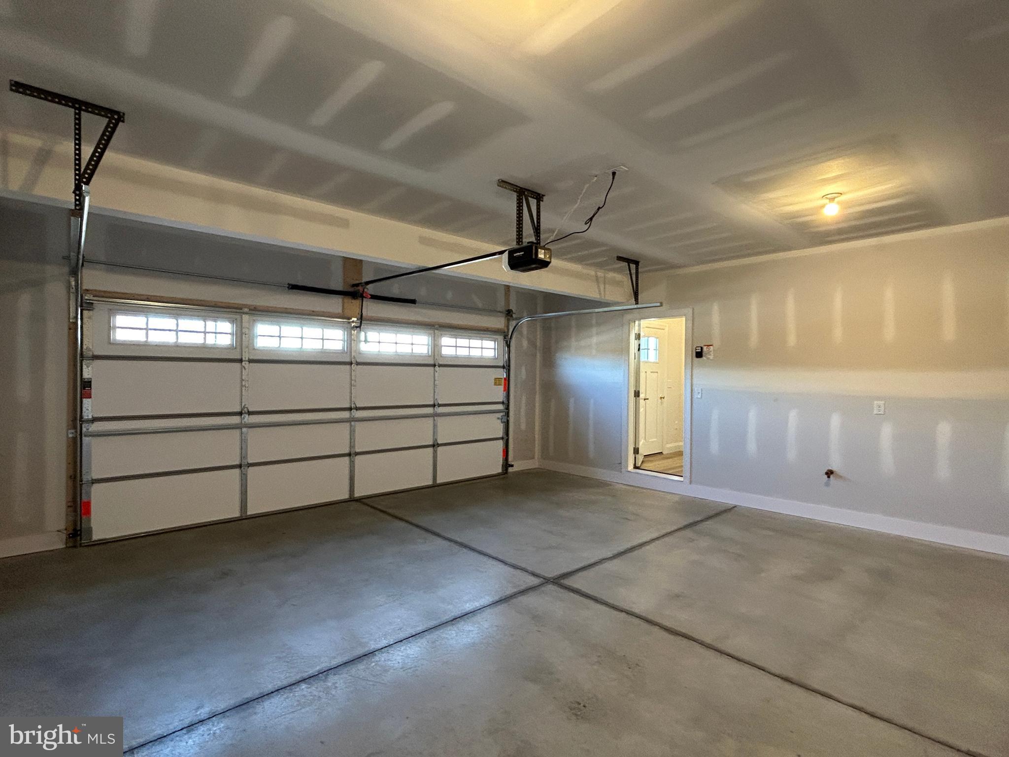 WOODLAND HILLS - Residential