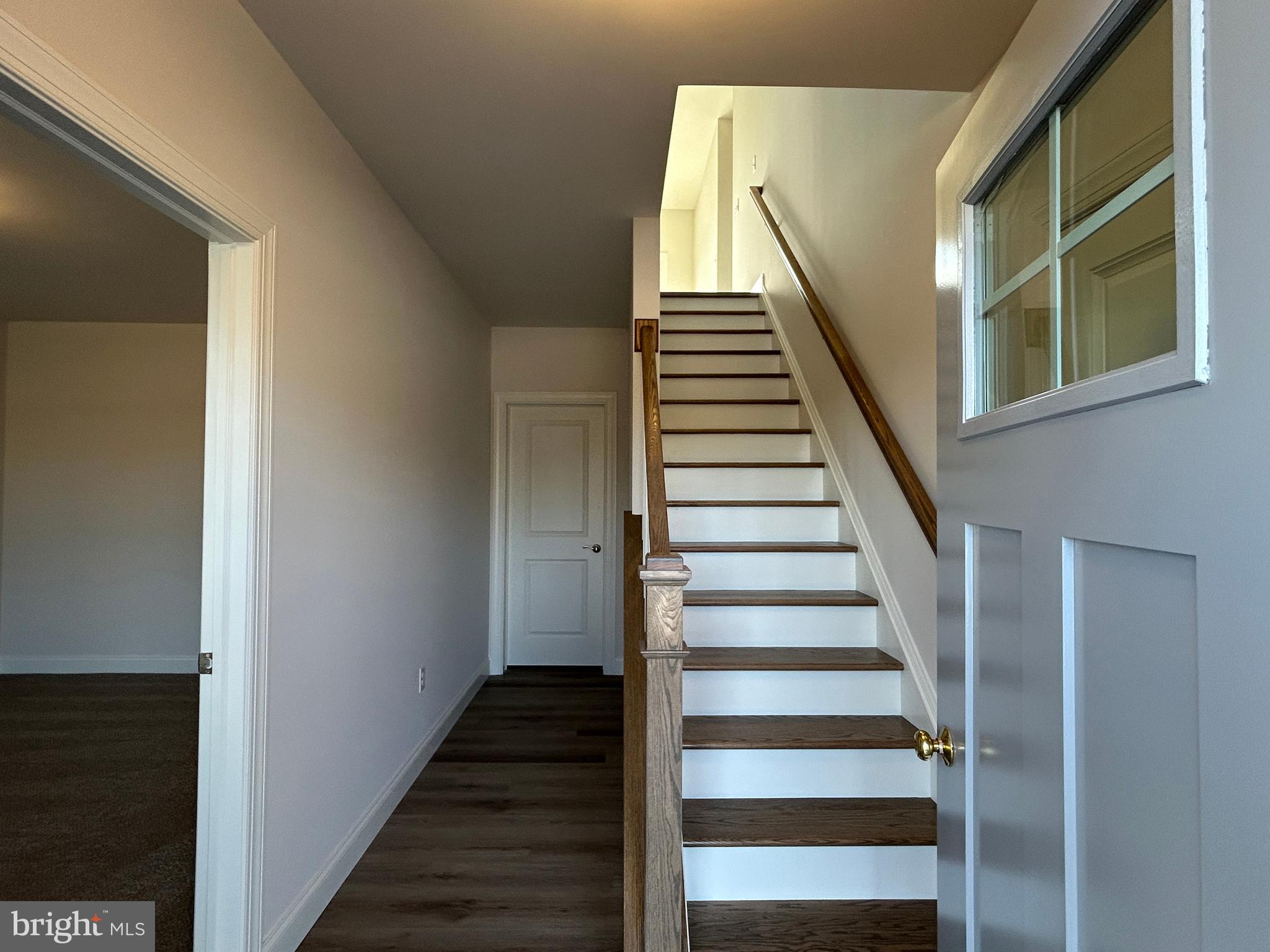 WOODLAND HILLS - Residential