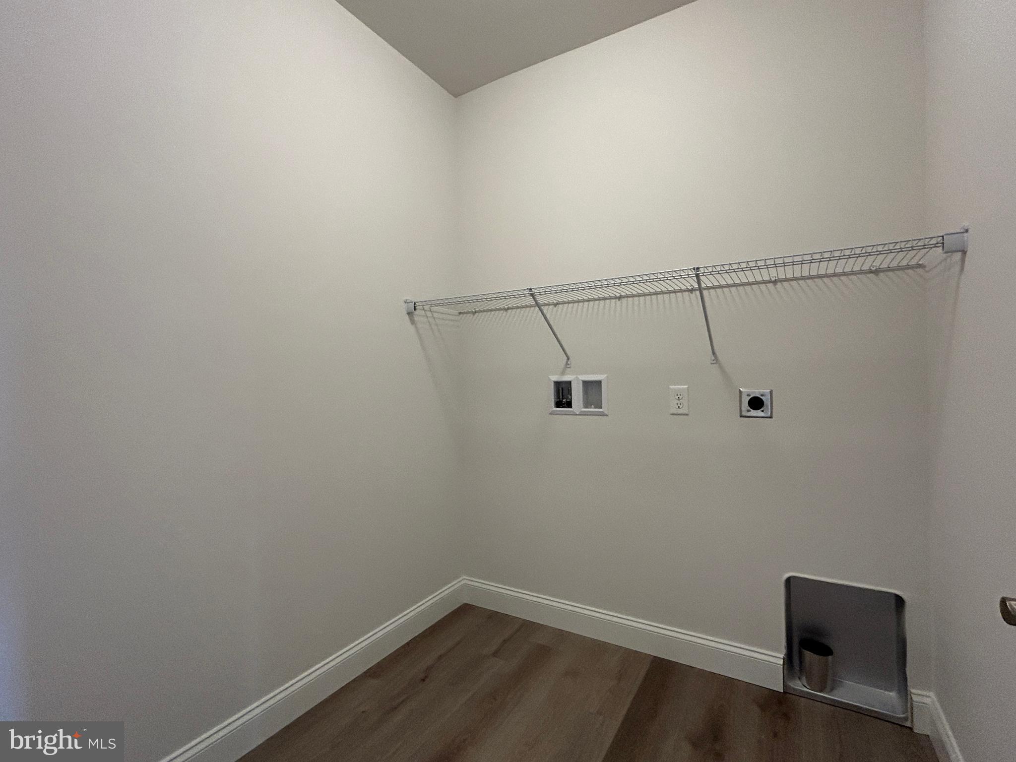 WOODLAND HILLS - Residential