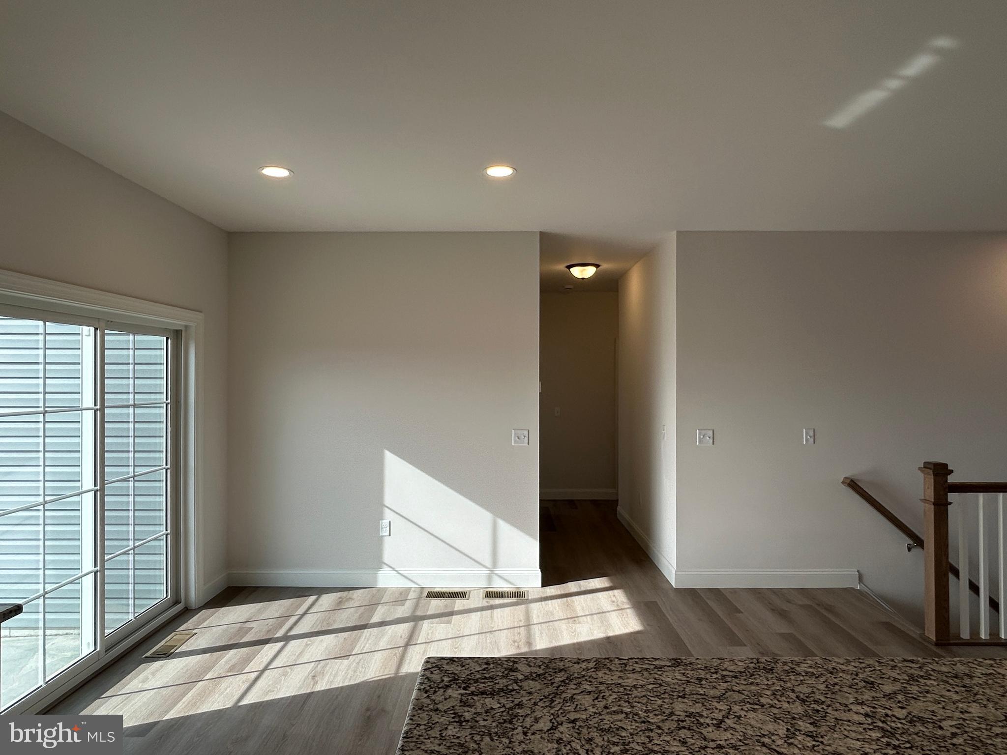 WOODLAND HILLS - Residential