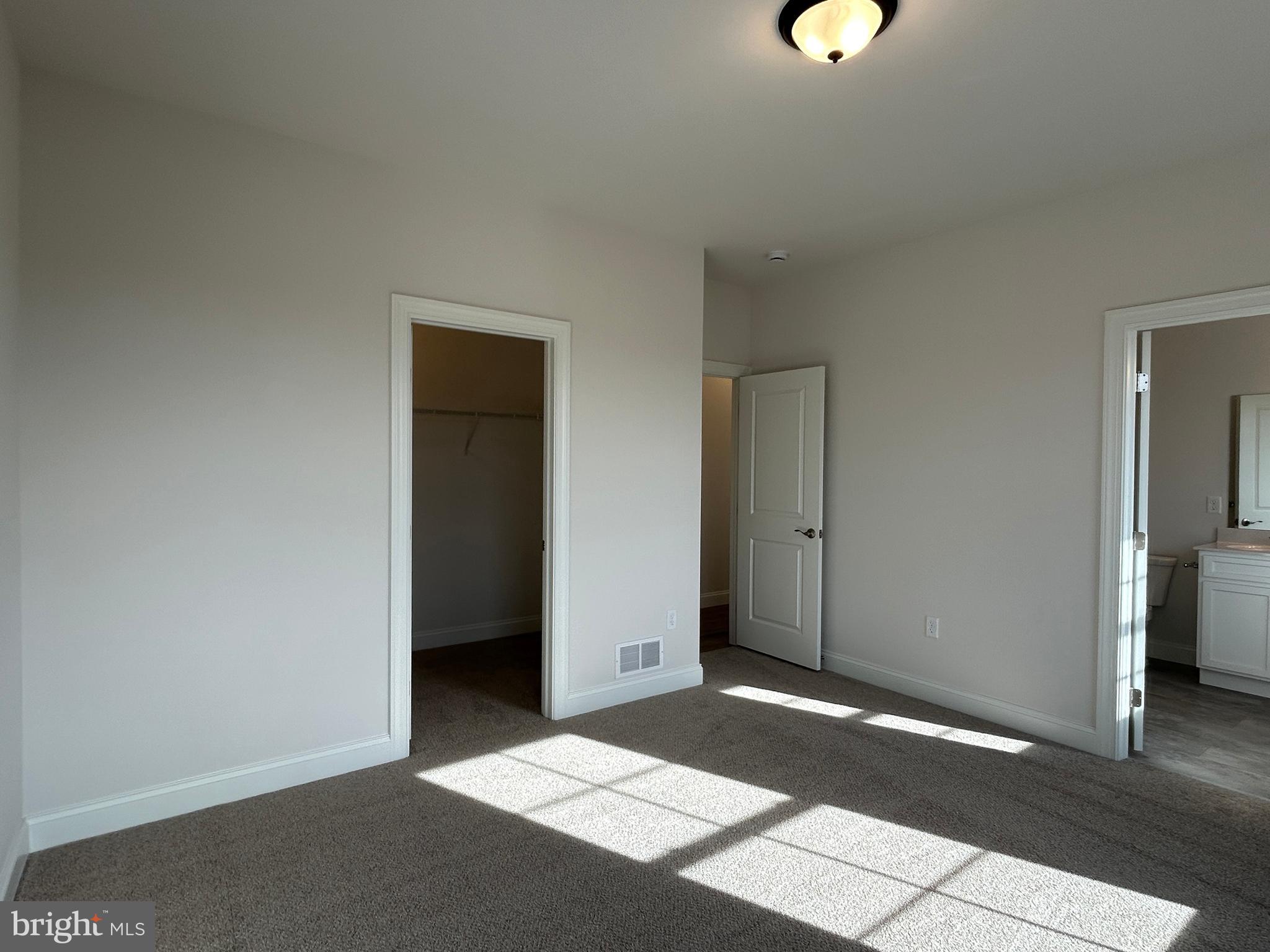 WOODLAND HILLS - Residential