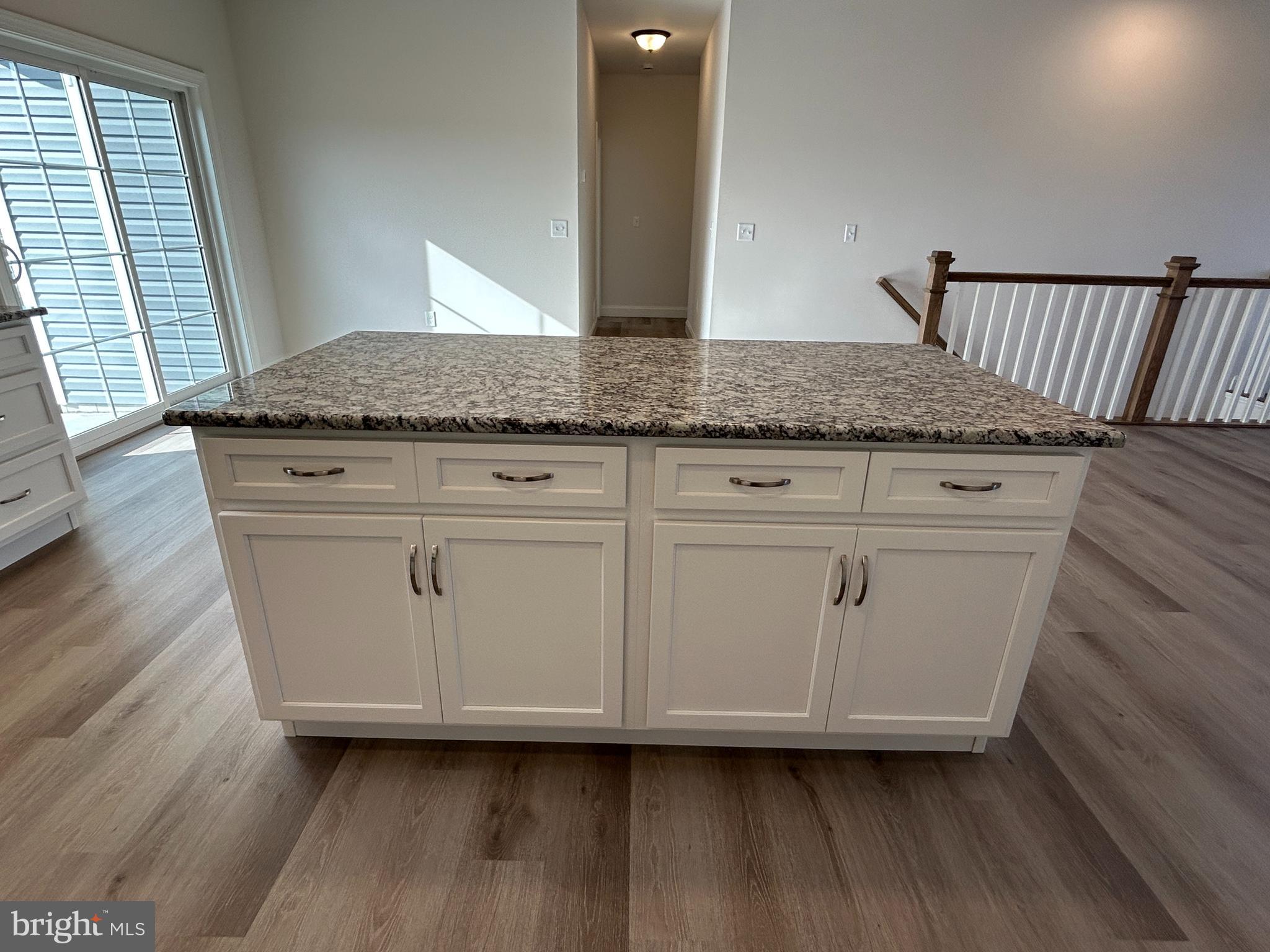 WOODLAND HILLS - Residential