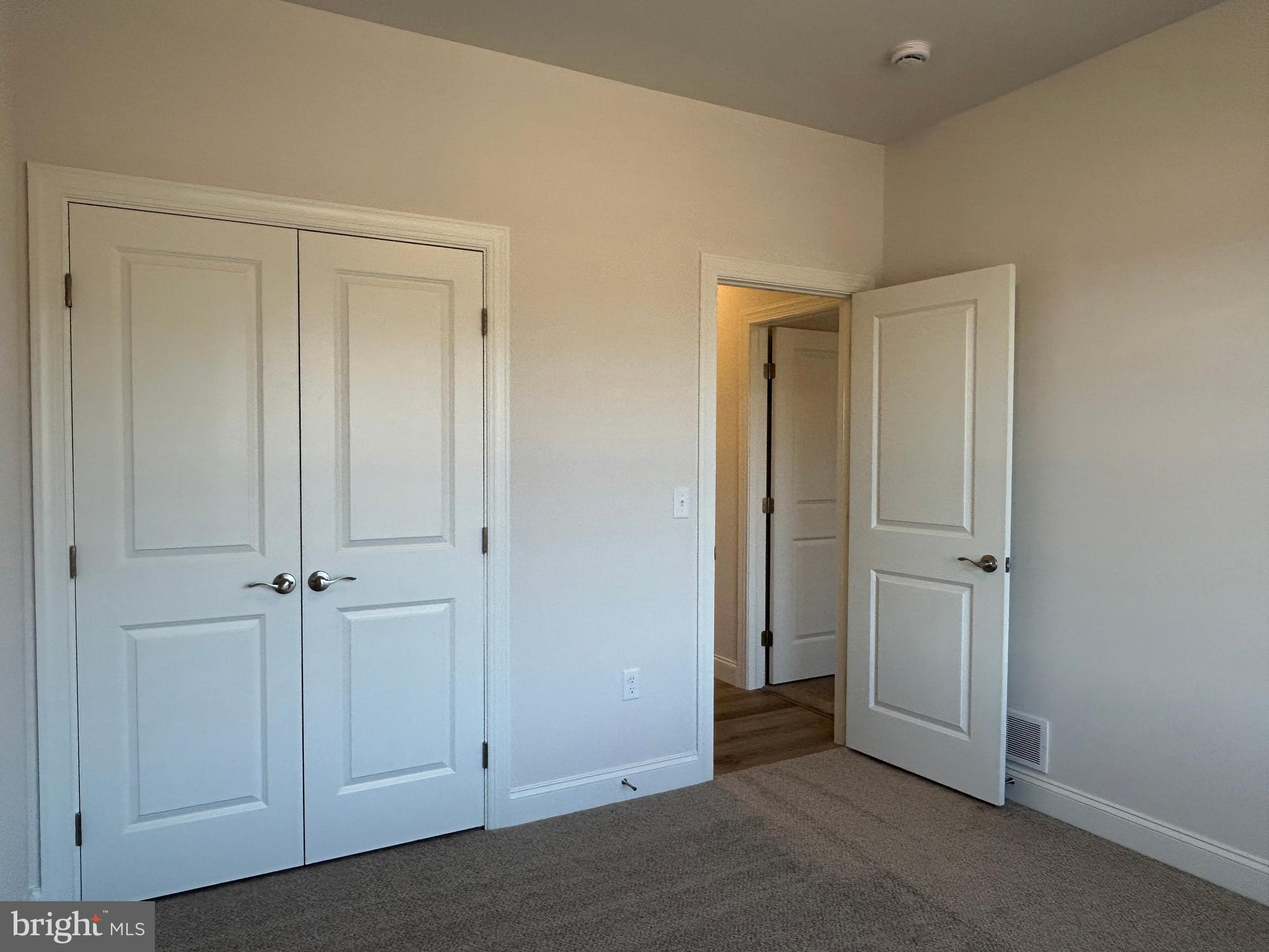 WOODLAND HILLS - Residential