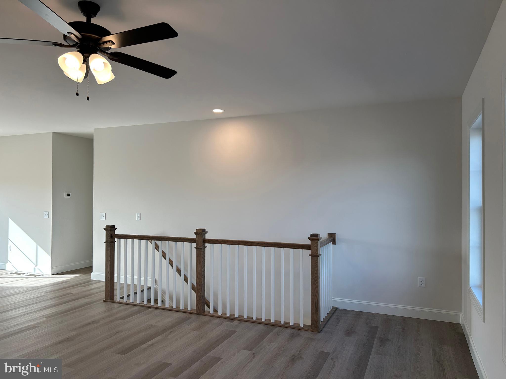 WOODLAND HILLS - Residential