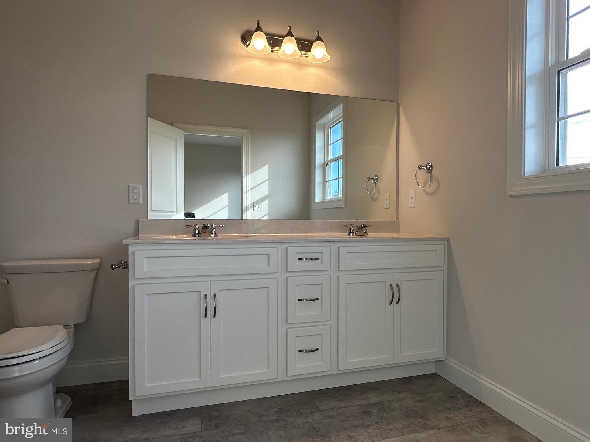 WOODLAND HILLS - Residential