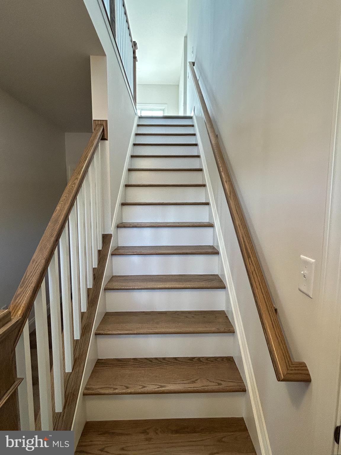 WOODLAND HILLS - Residential