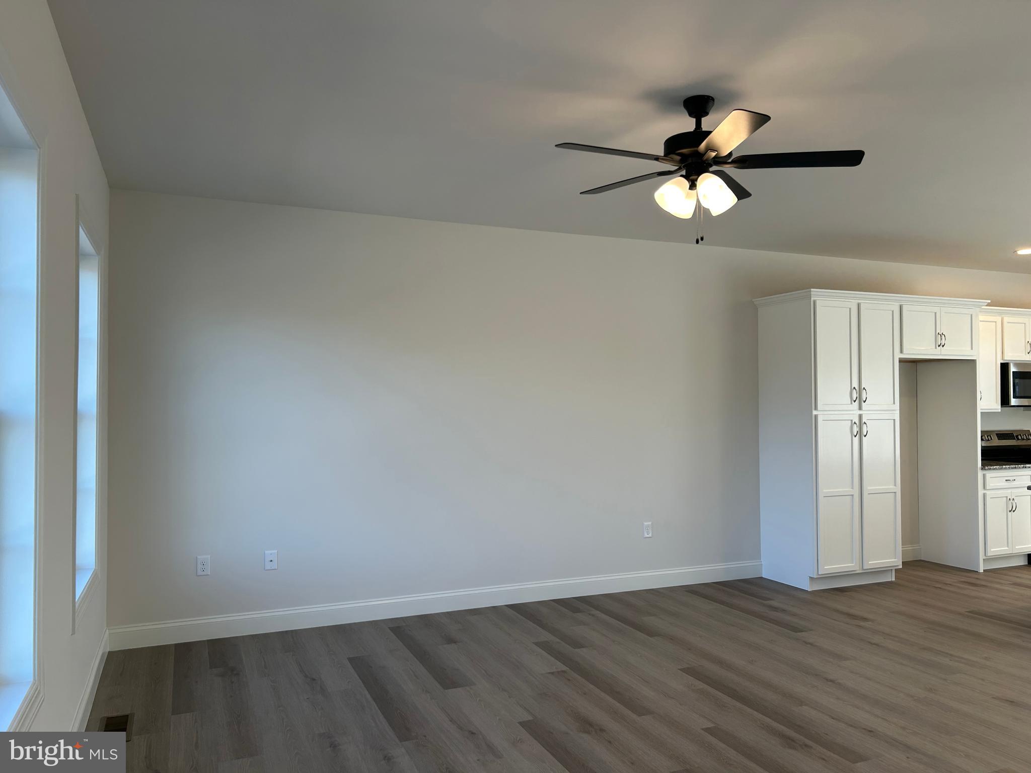 WOODLAND HILLS - Residential