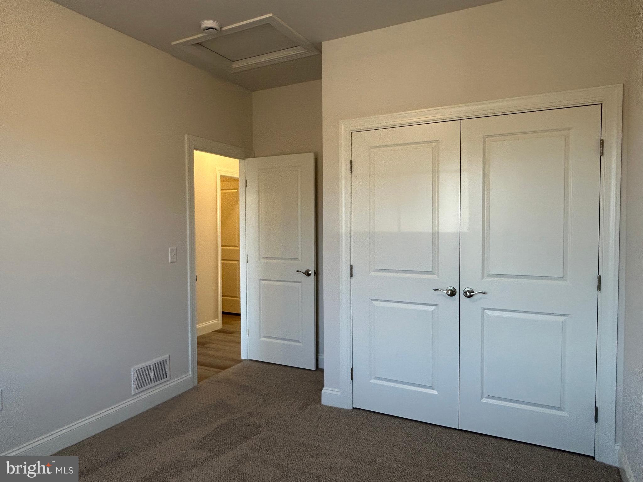 WOODLAND HILLS - Residential