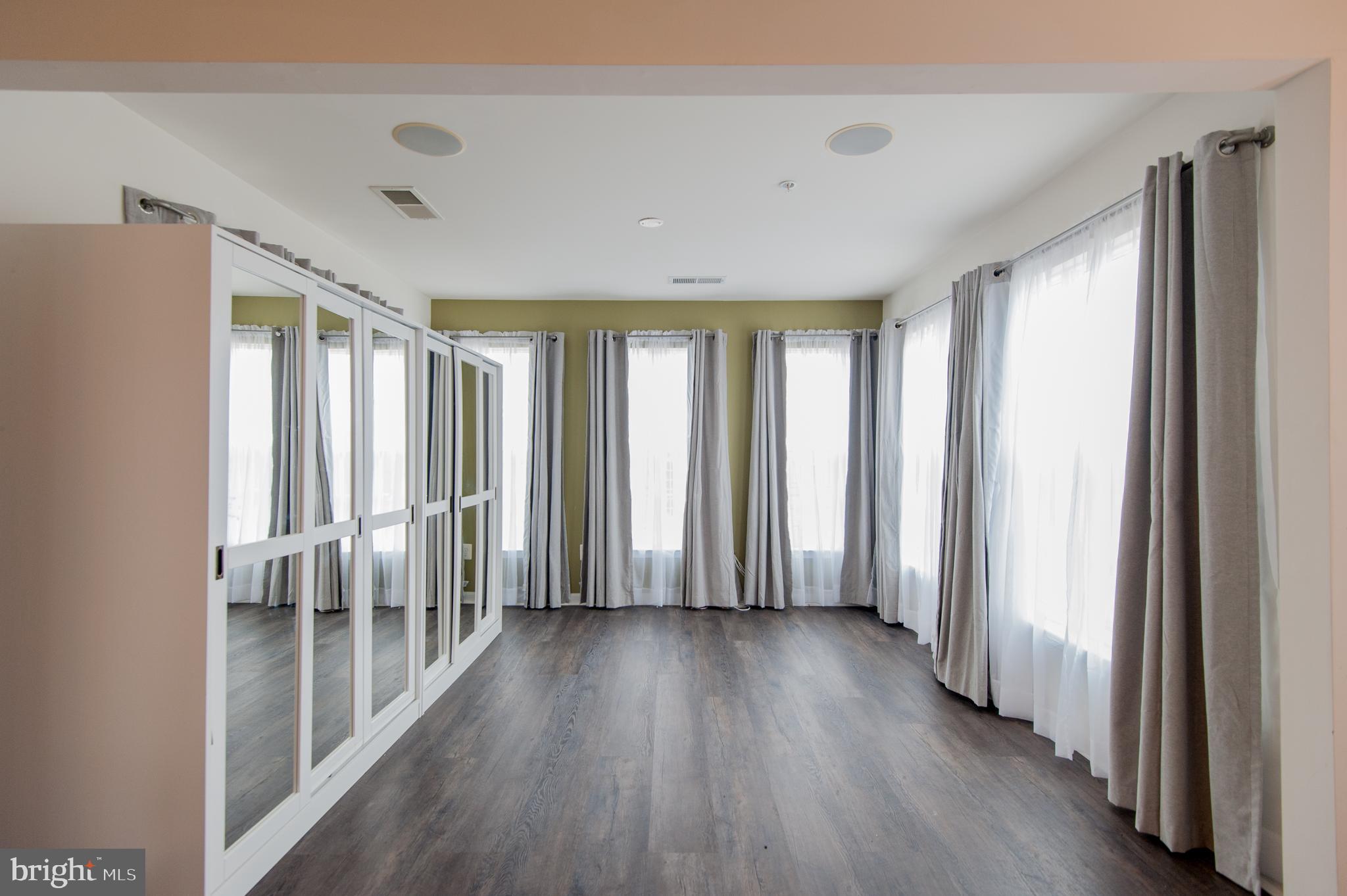 EMERSON - Residential