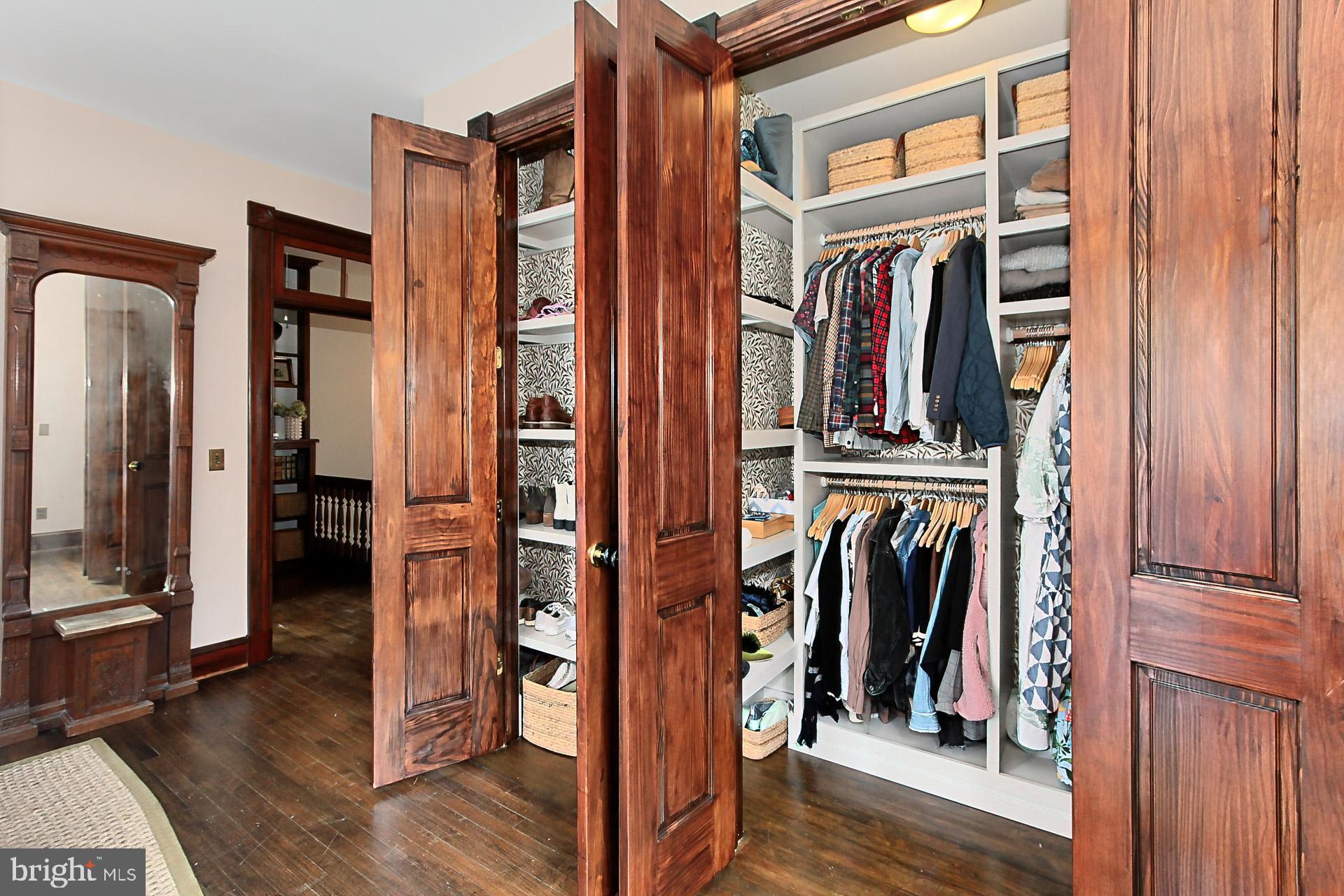 HILLWOOD - Residential