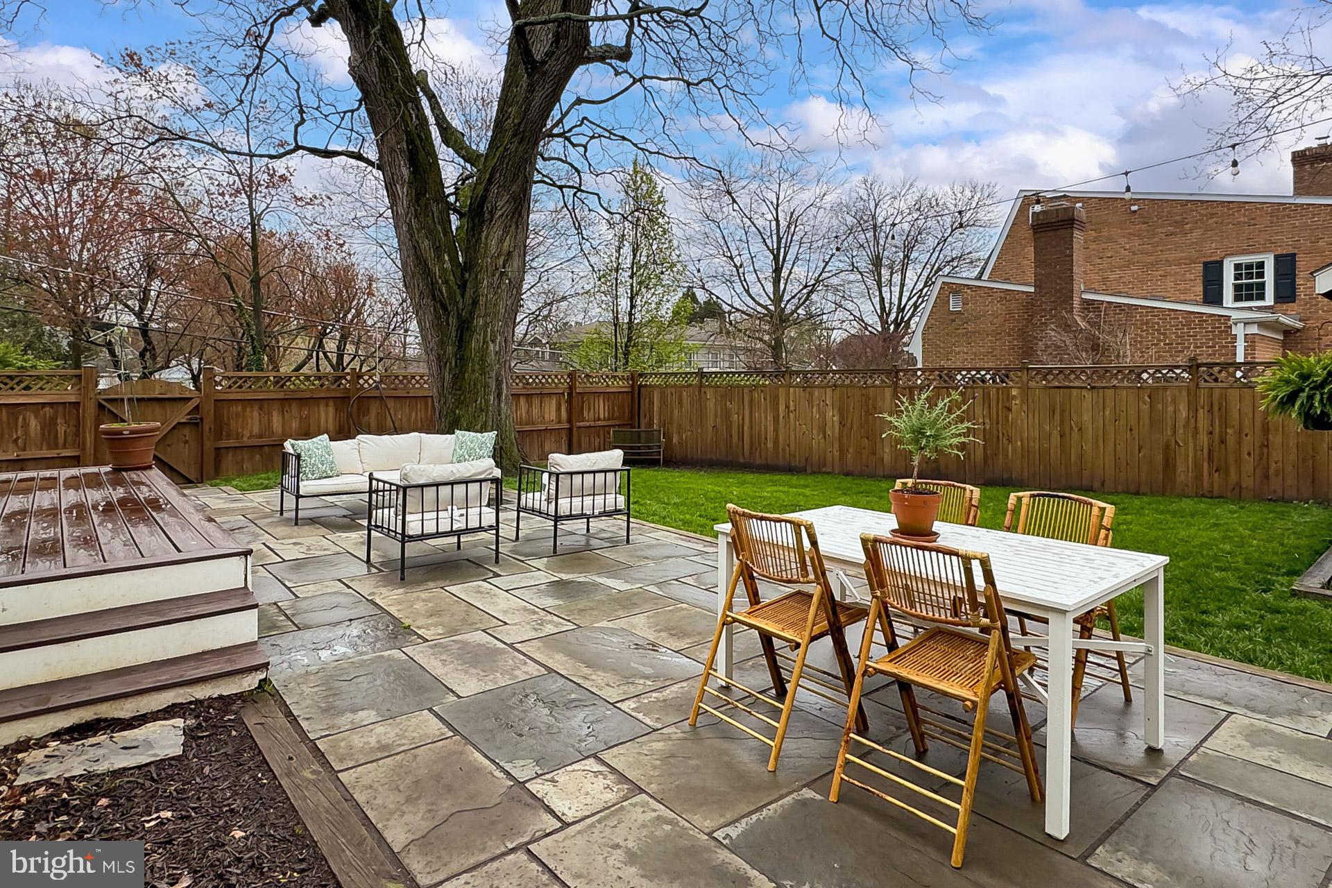 HILLWOOD - Residential