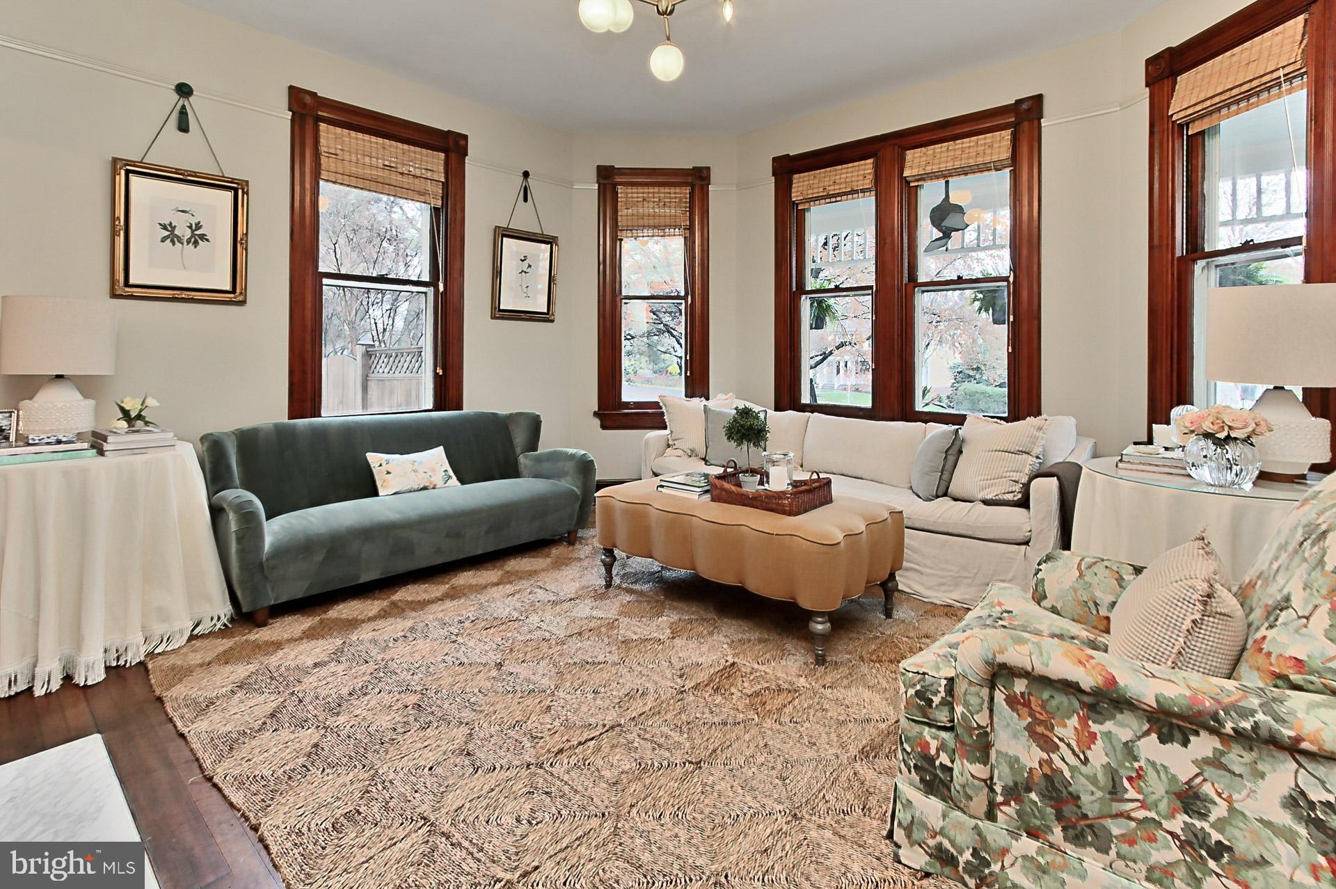 HILLWOOD - Residential