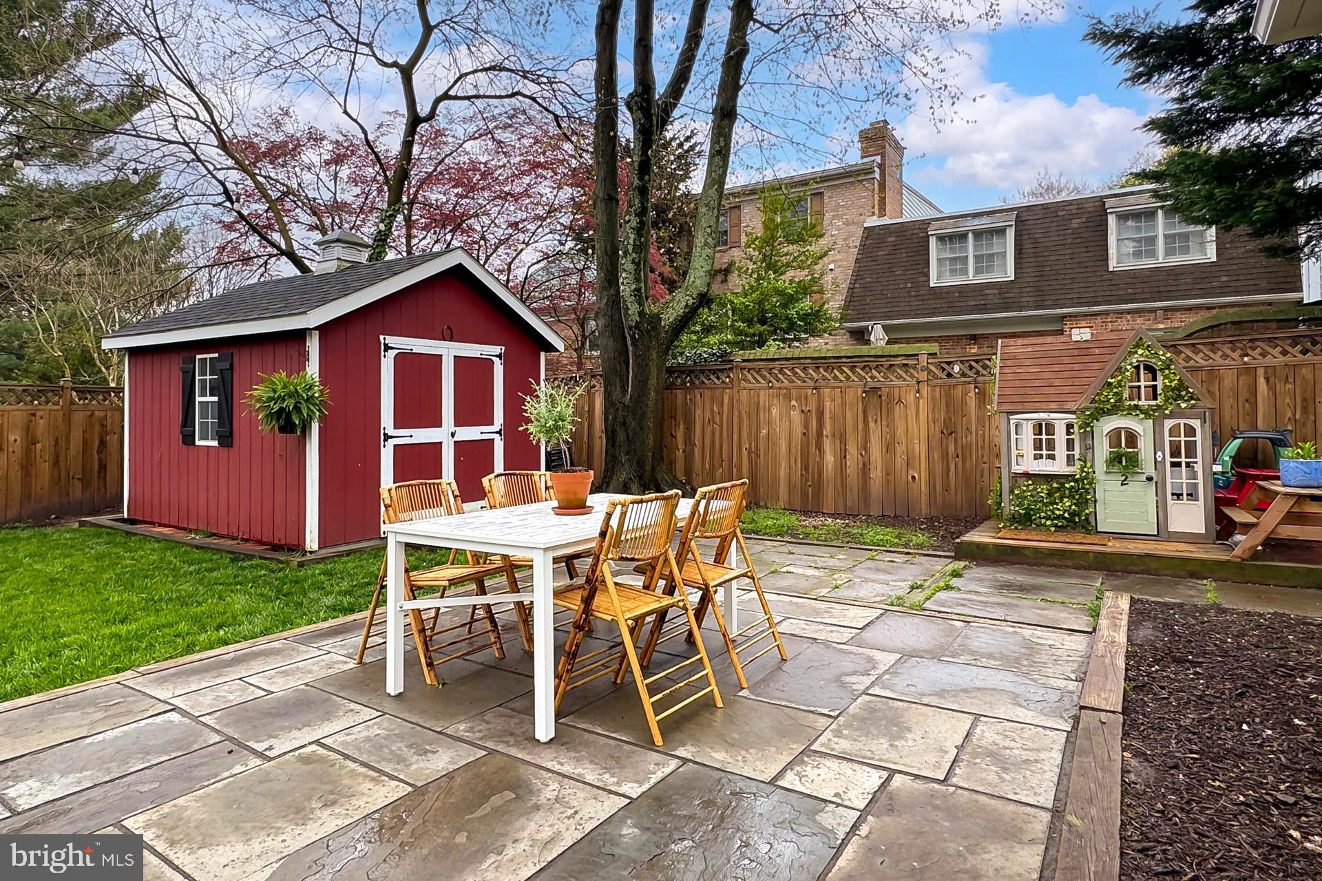 HILLWOOD - Residential