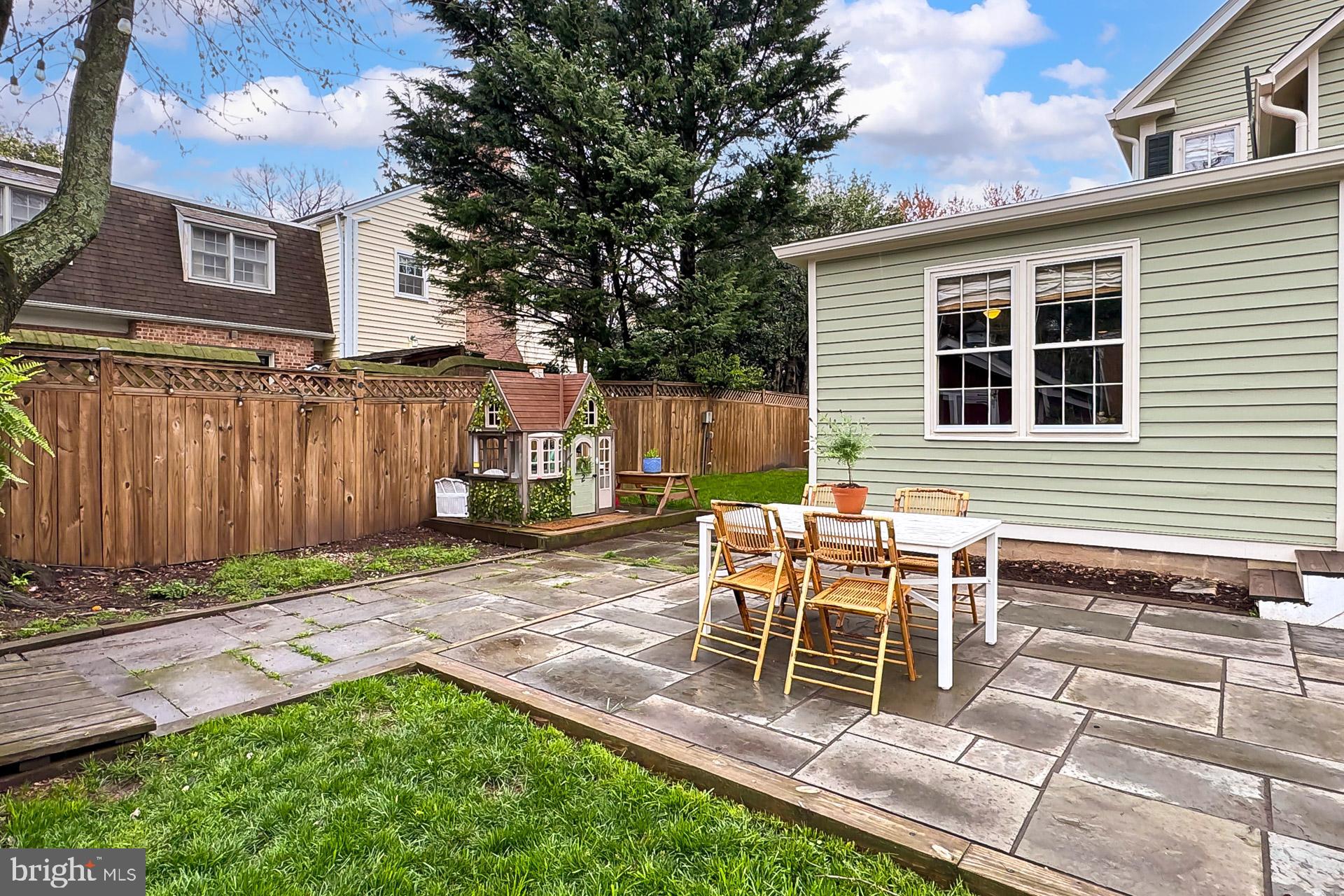 HILLWOOD - Residential