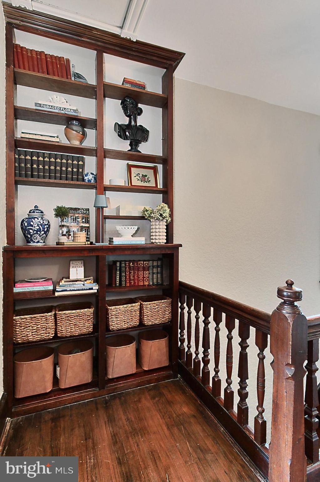 HILLWOOD - Residential