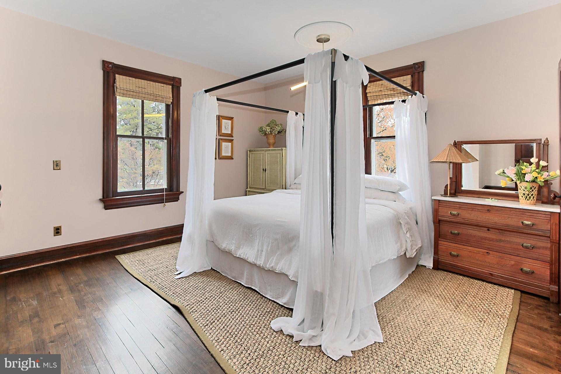 HILLWOOD - Residential